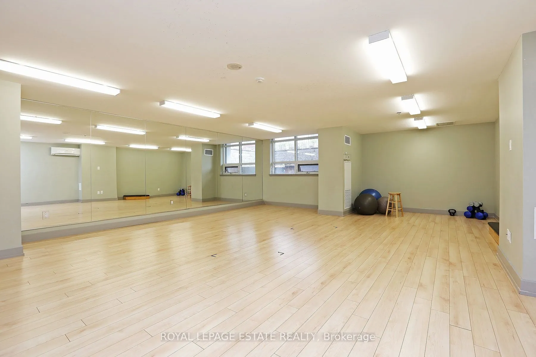 816 Lansdowne Avenue, #206