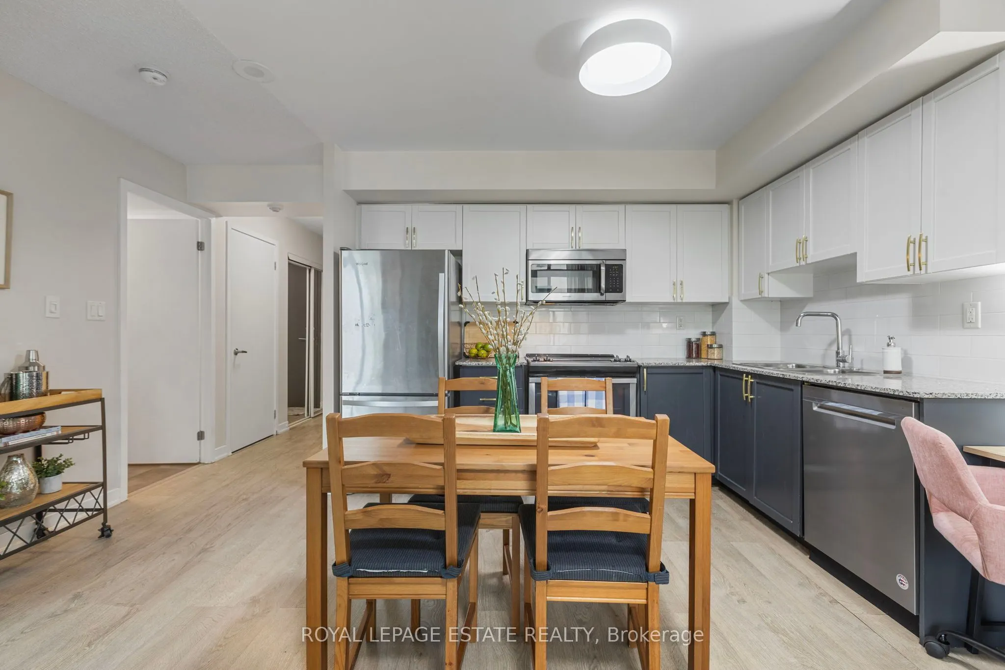 816 Lansdowne Avenue, #206