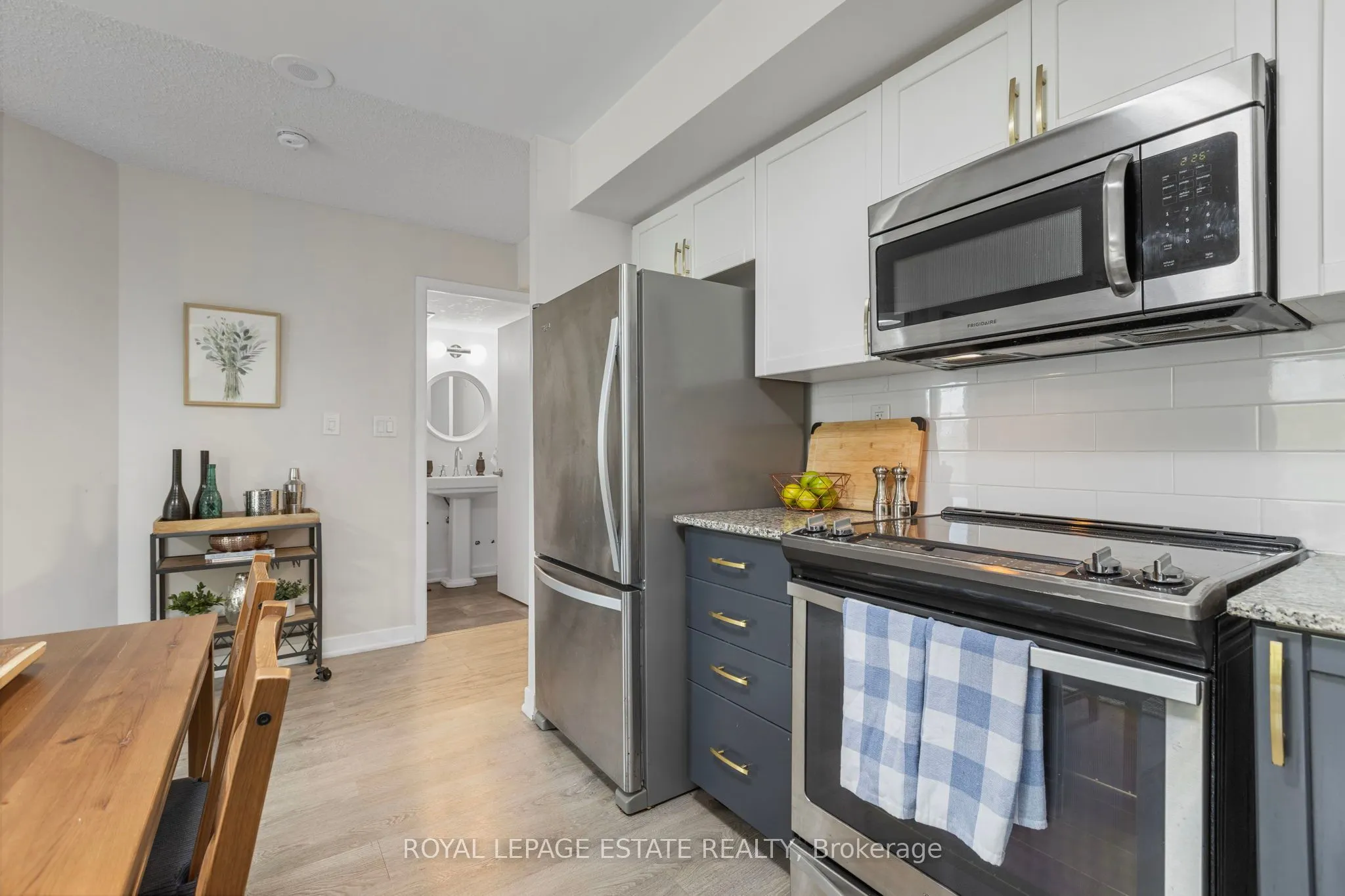 816 Lansdowne Avenue, #206
