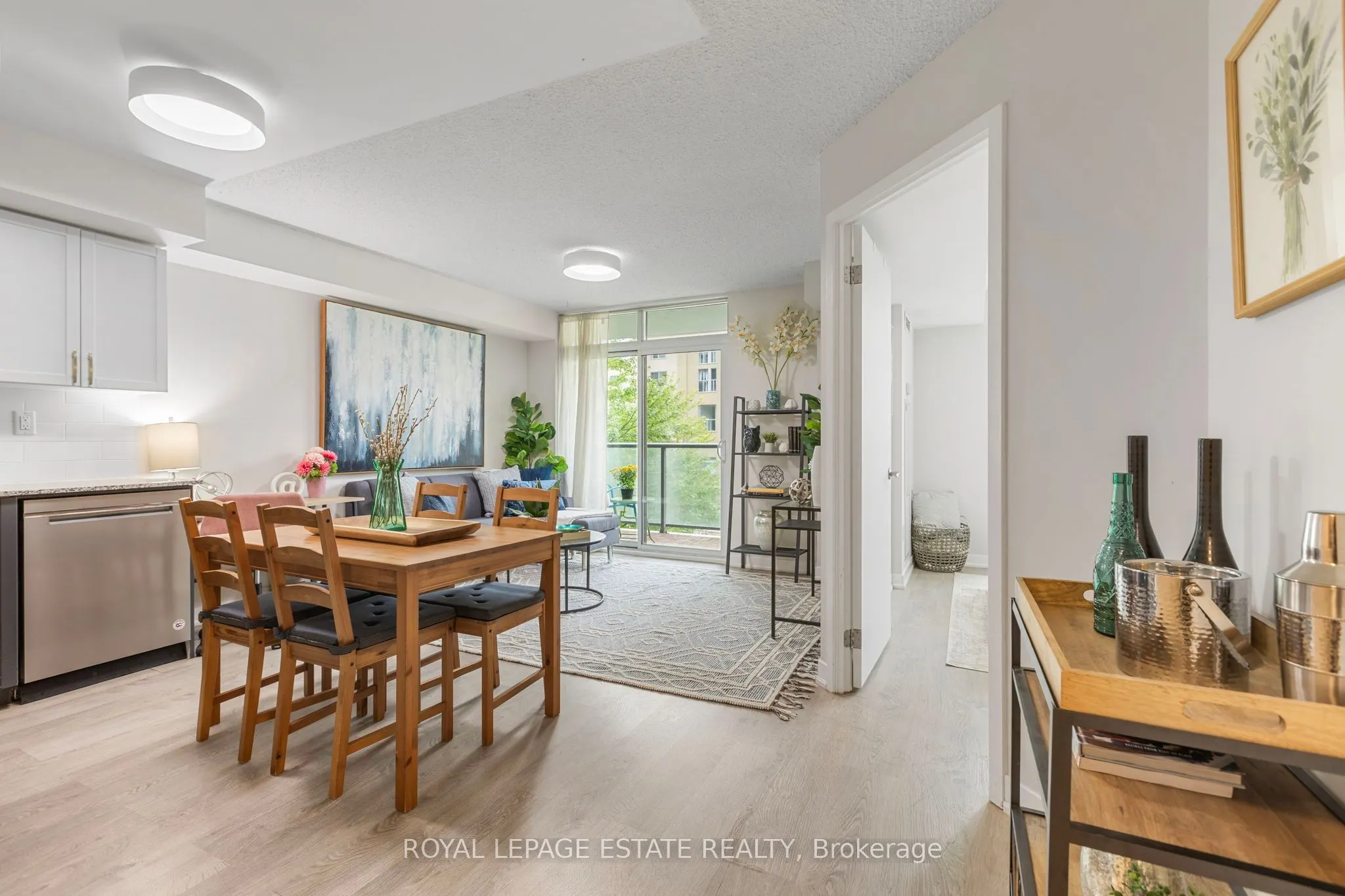 816 Lansdowne Avenue, #206
