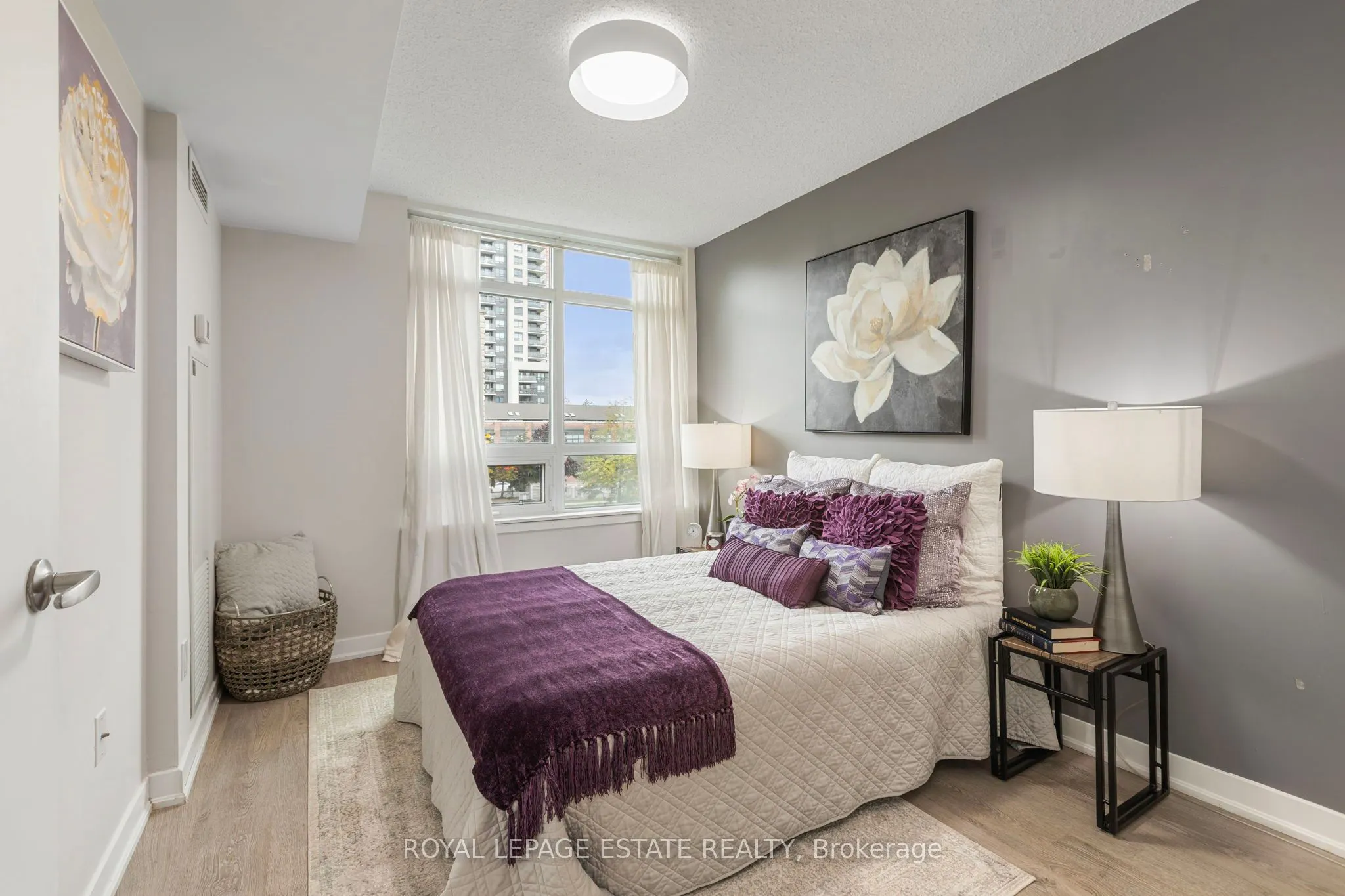 816 Lansdowne Avenue, #206