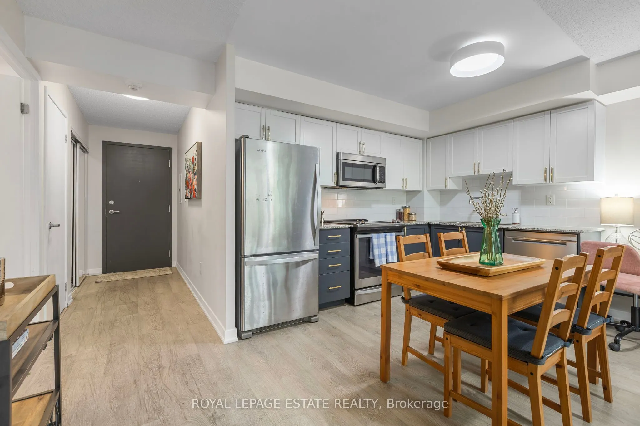 816 Lansdowne Avenue, #206