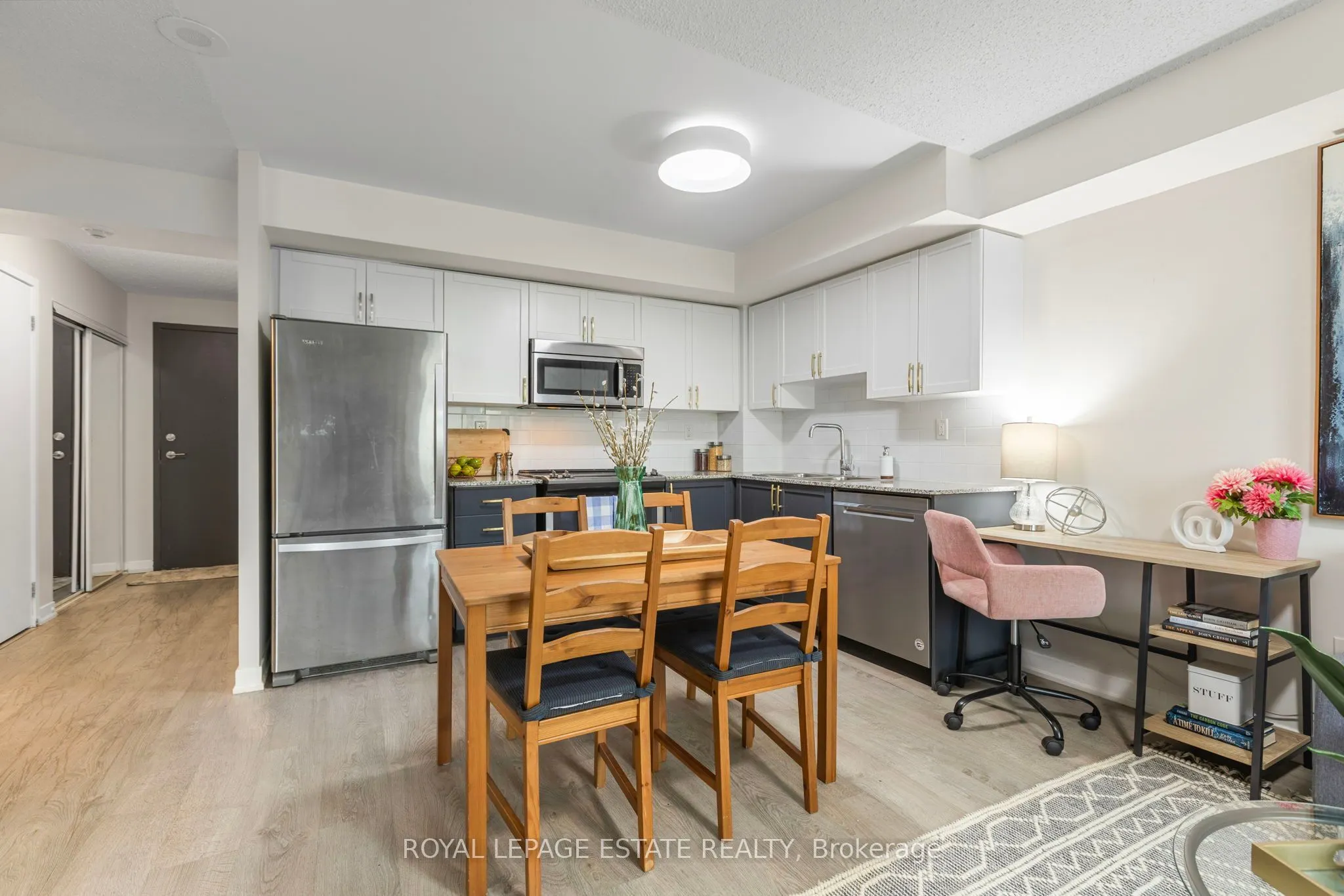 816 Lansdowne Avenue, #206