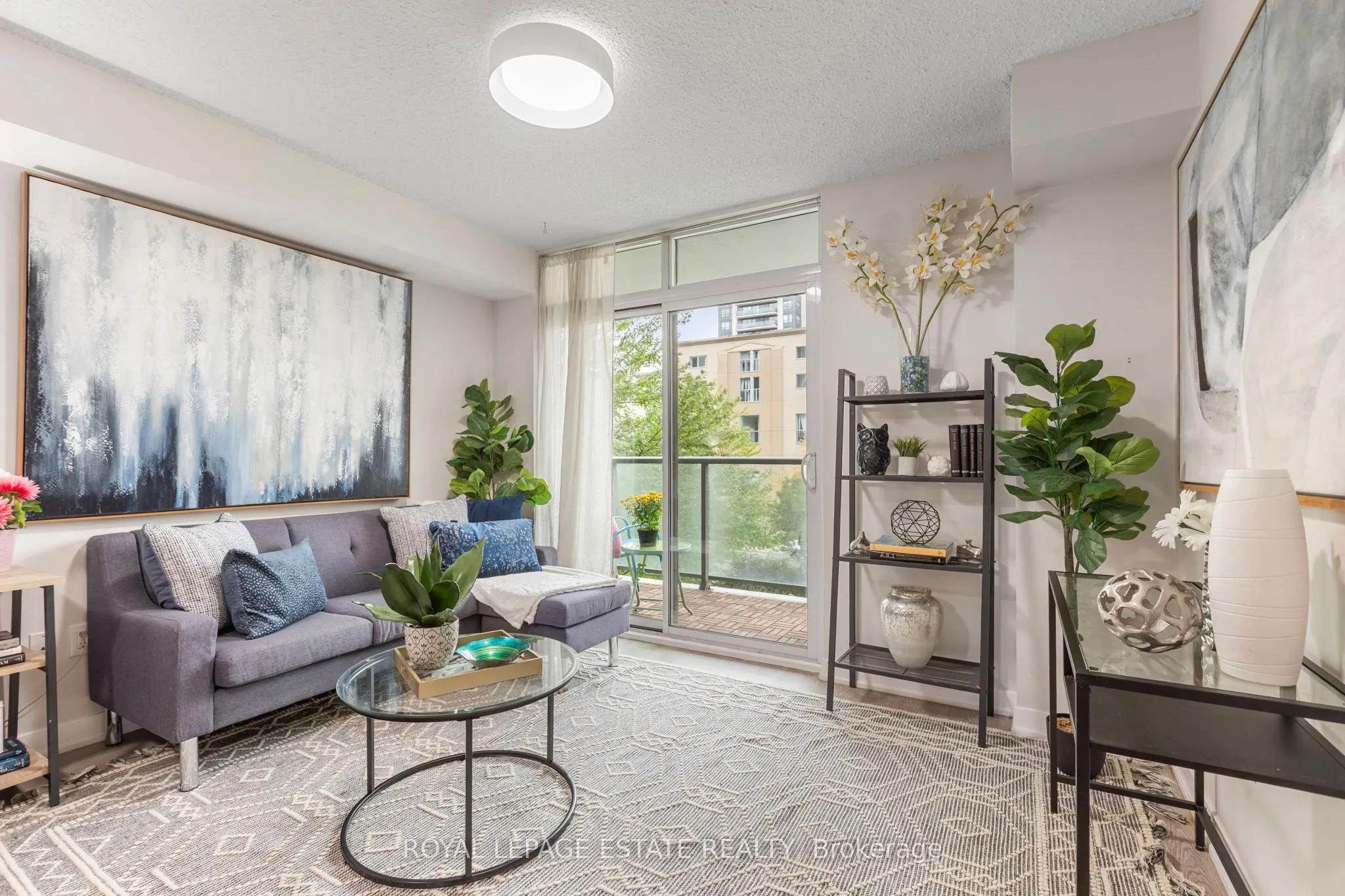 816 Lansdowne Avenue, #206