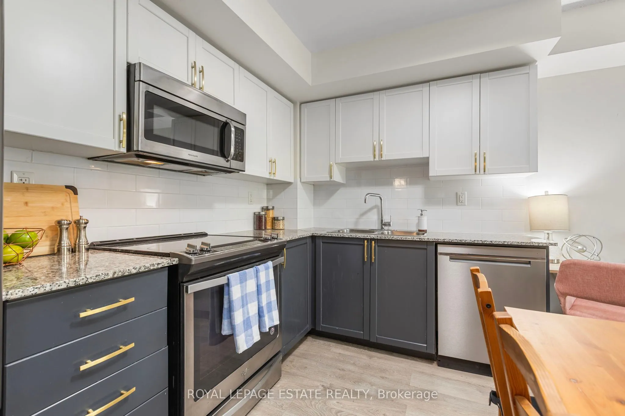 816 Lansdowne Avenue, #206