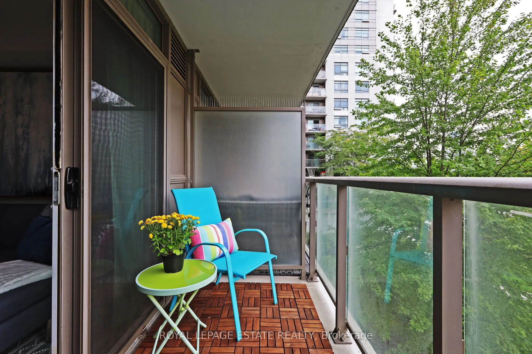 816 Lansdowne Avenue, #206