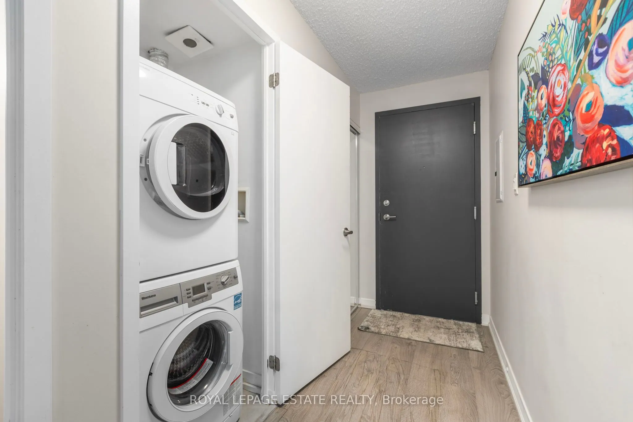 816 Lansdowne Avenue, #206
