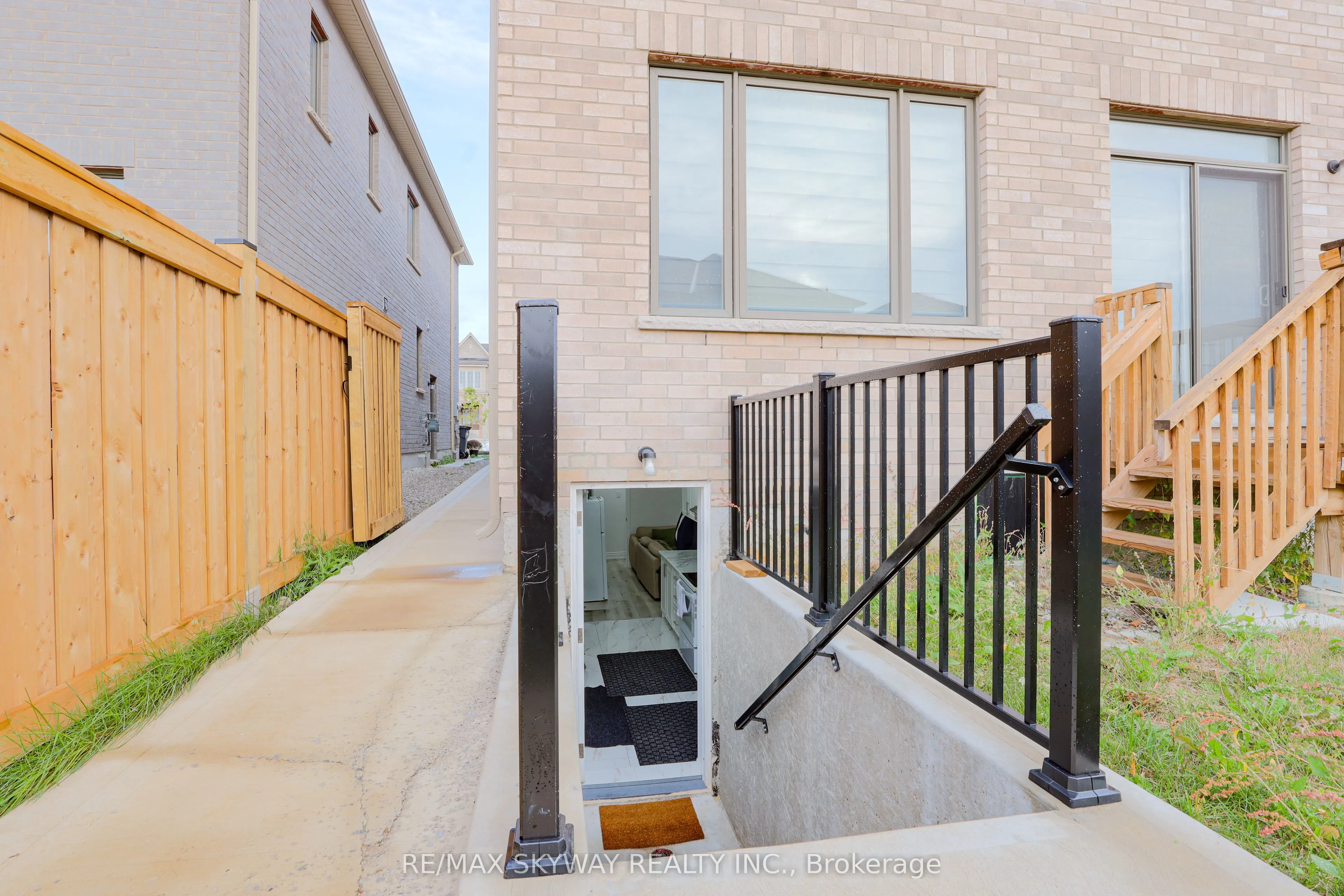 379 Valleyway Drive