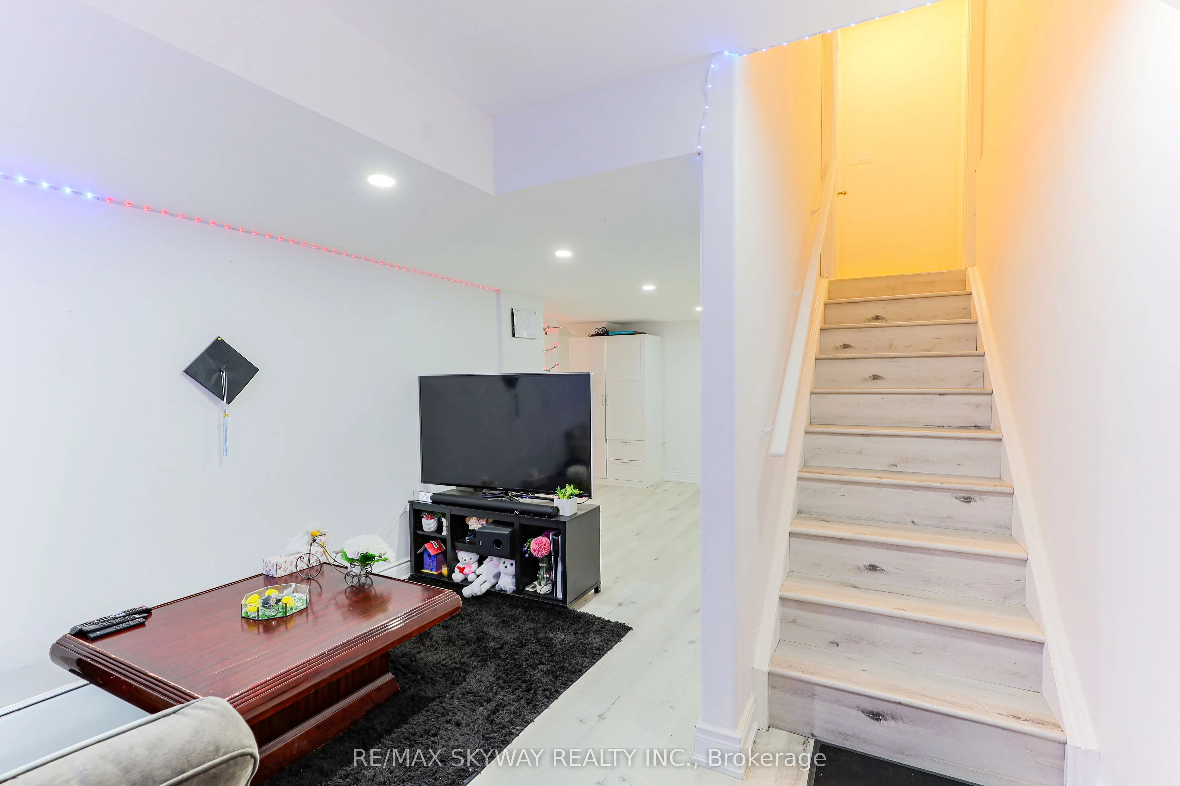 379 Valleyway Drive