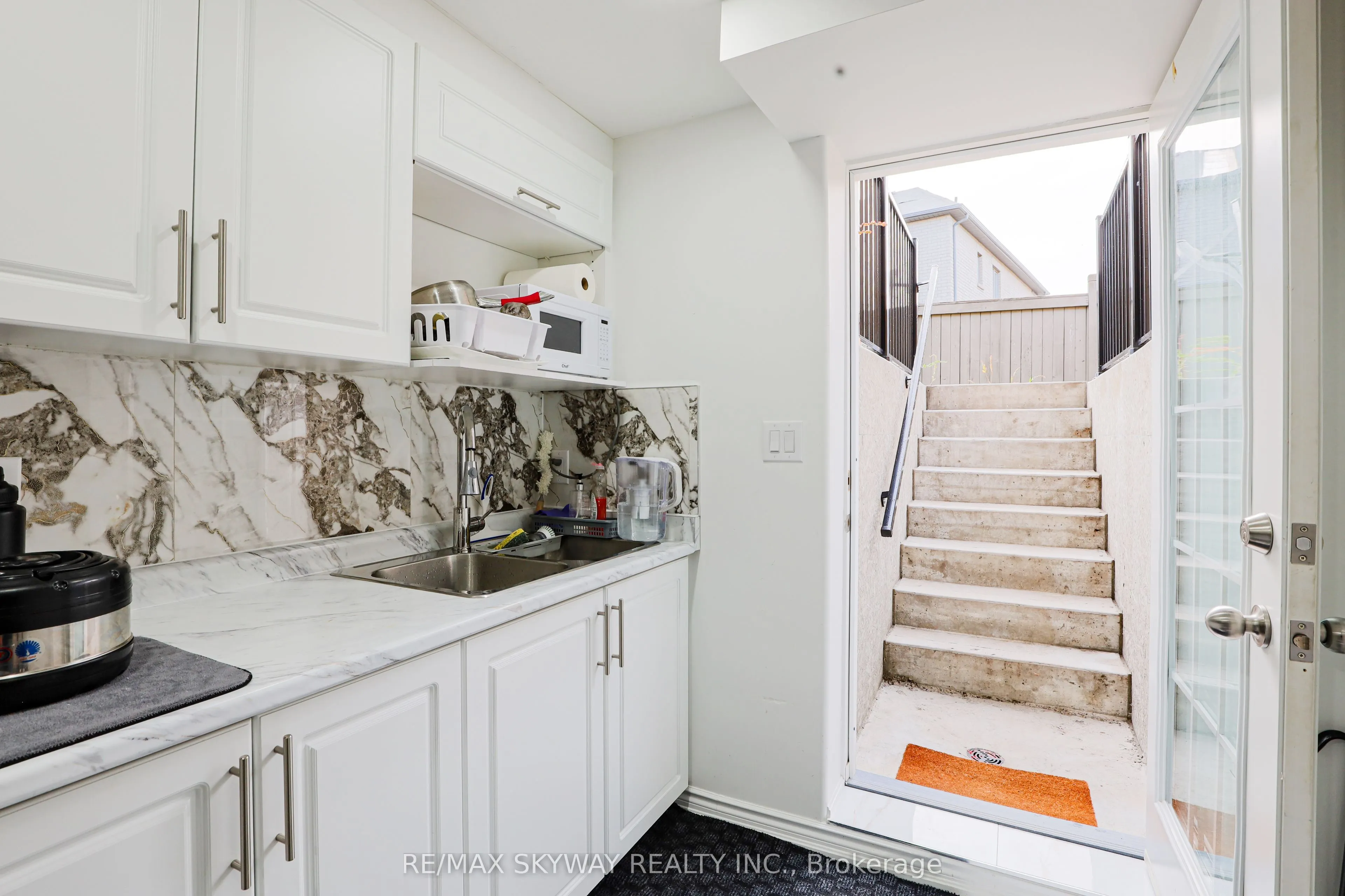 379 Valleyway Drive