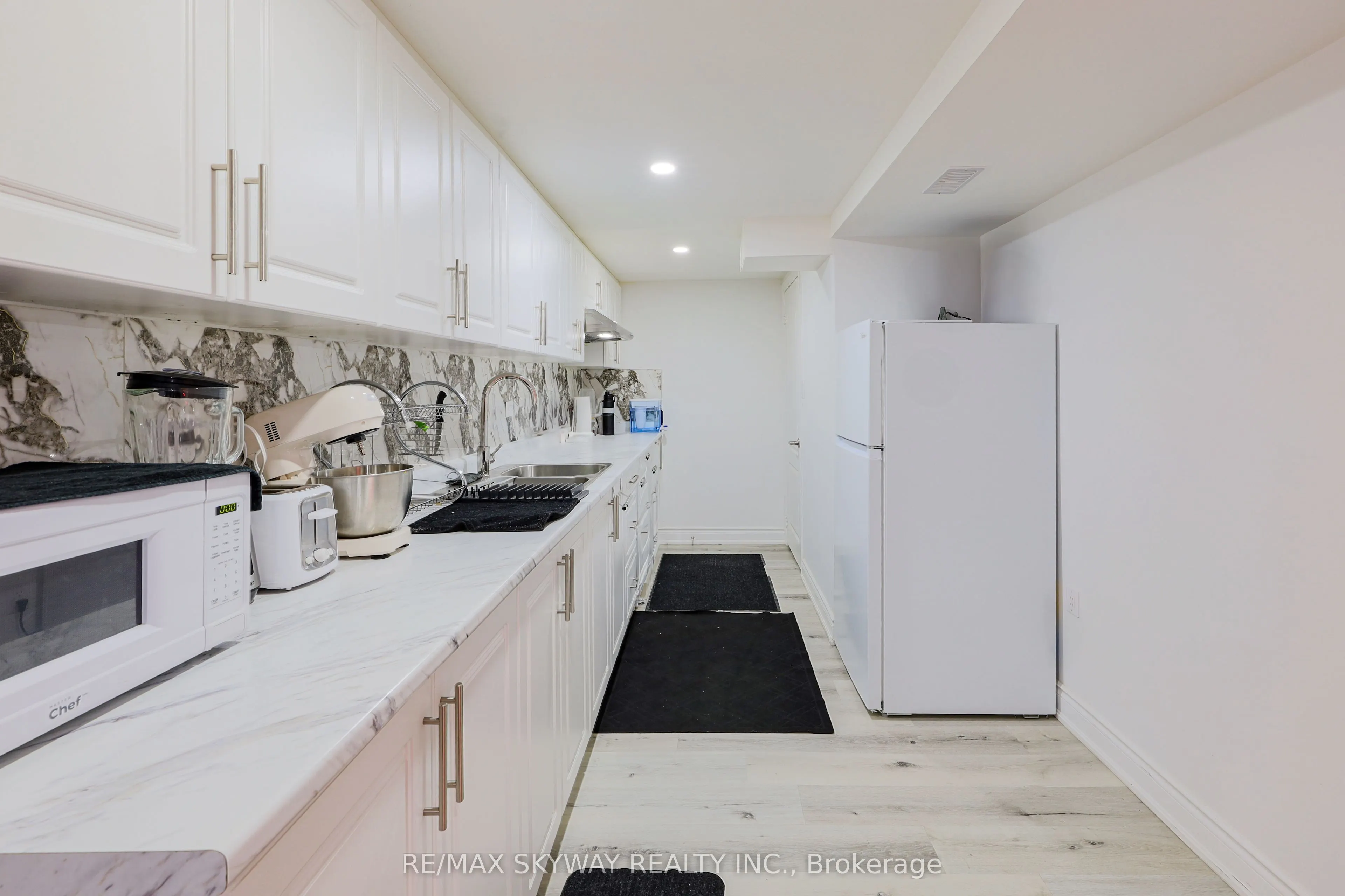 379 Valleyway Drive