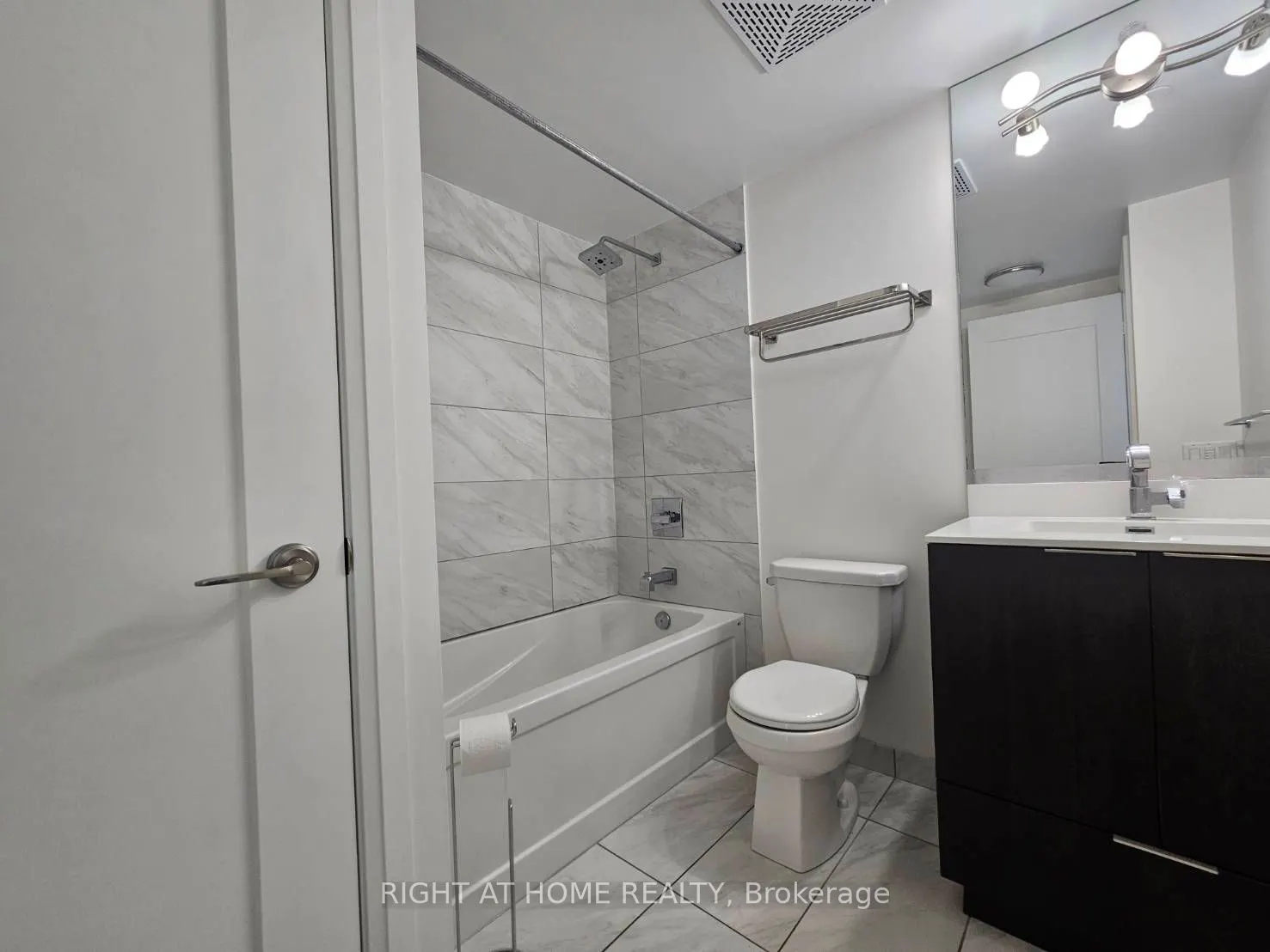 56 Annie Craig Drive, #2506