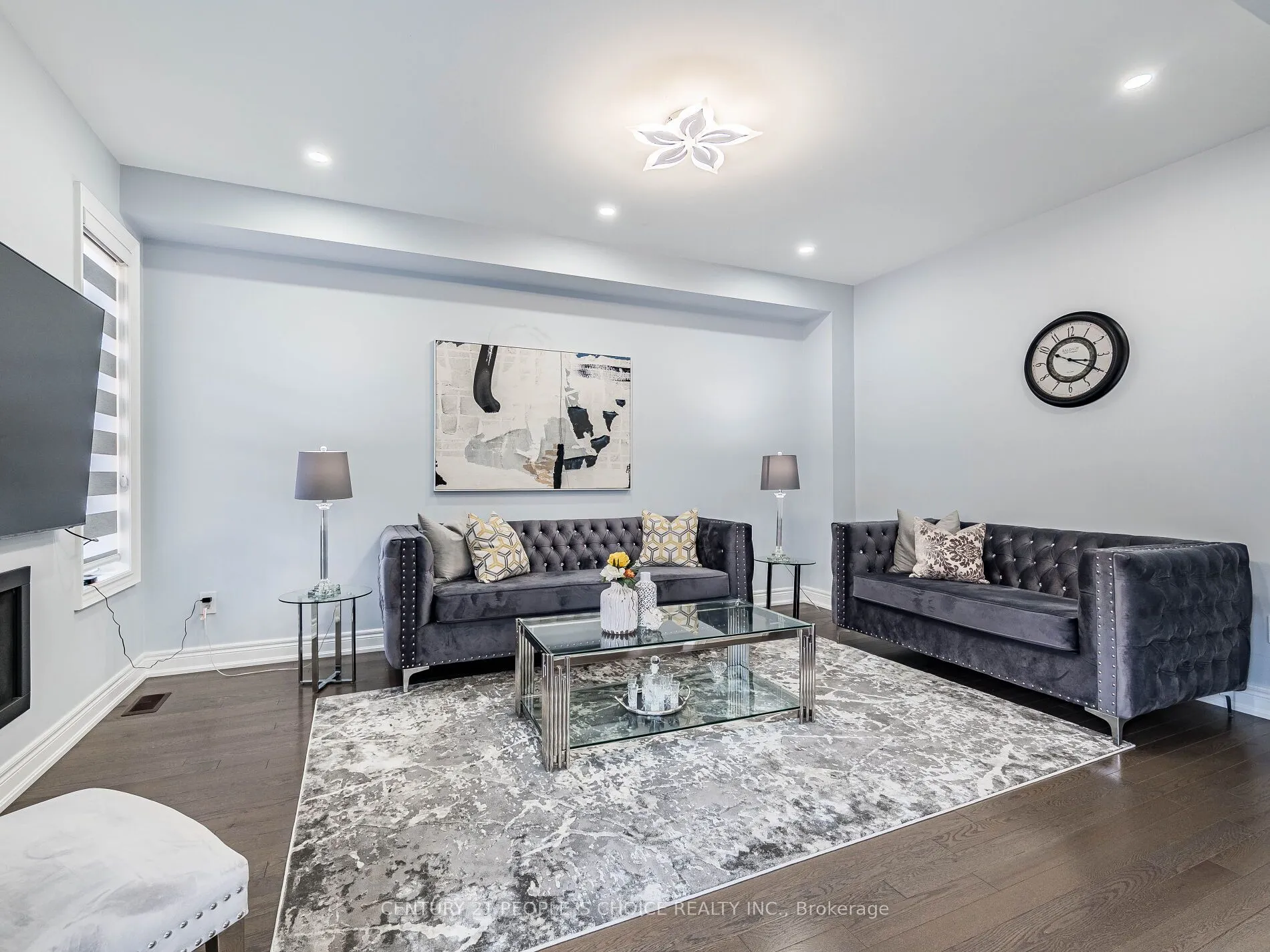 9 Sinatra Street