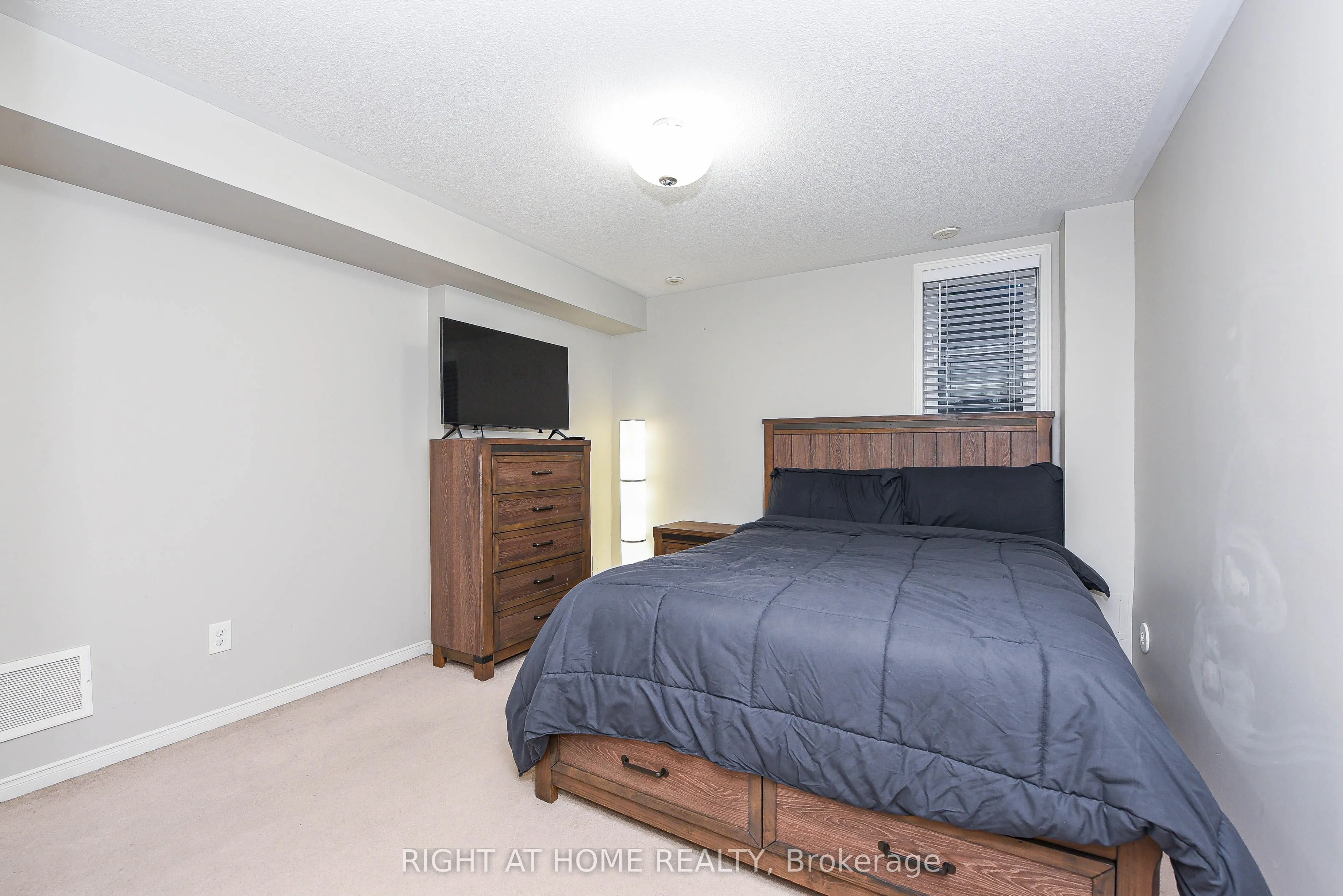 3335 Thomas Street, #13