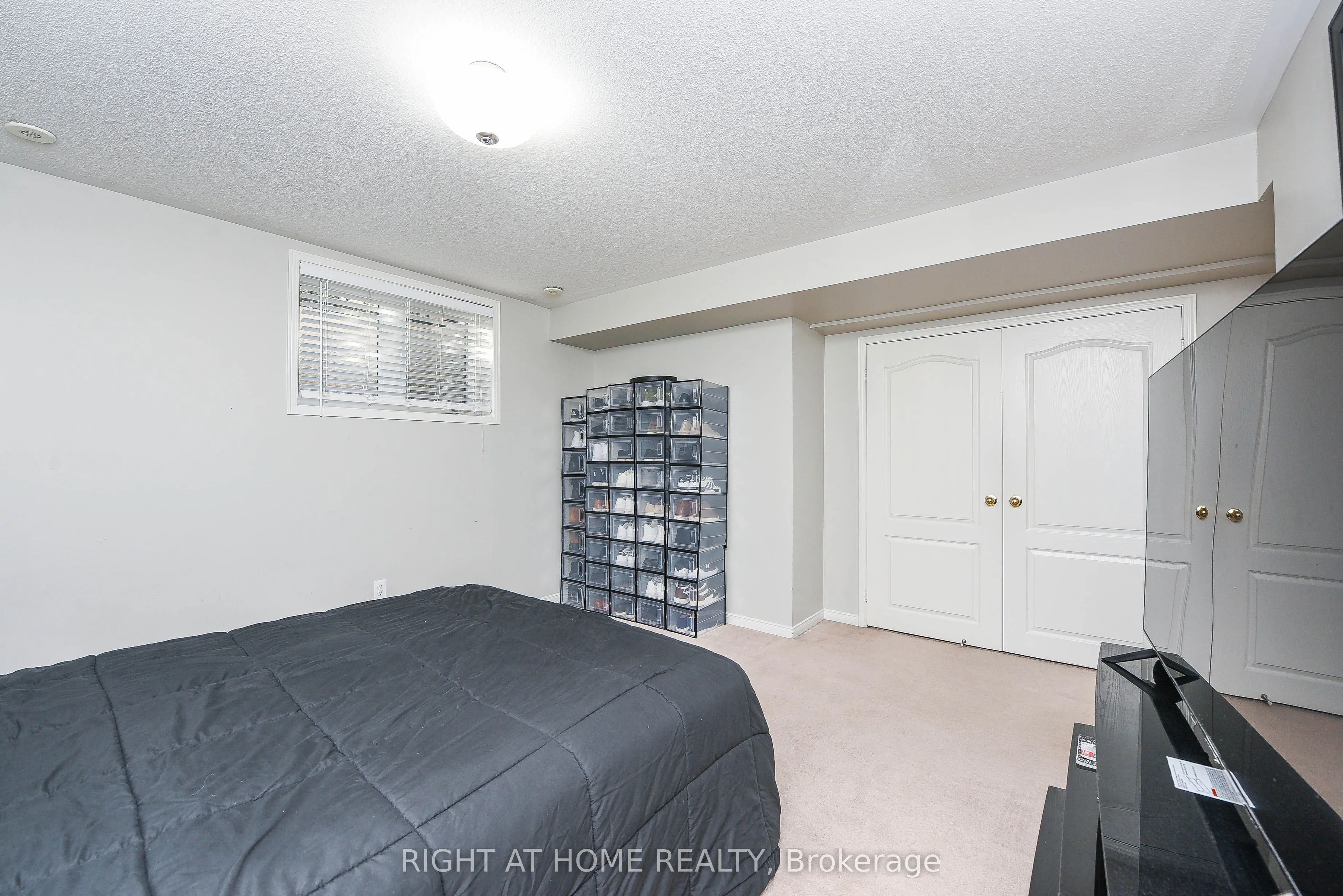 3335 Thomas Street, #13
