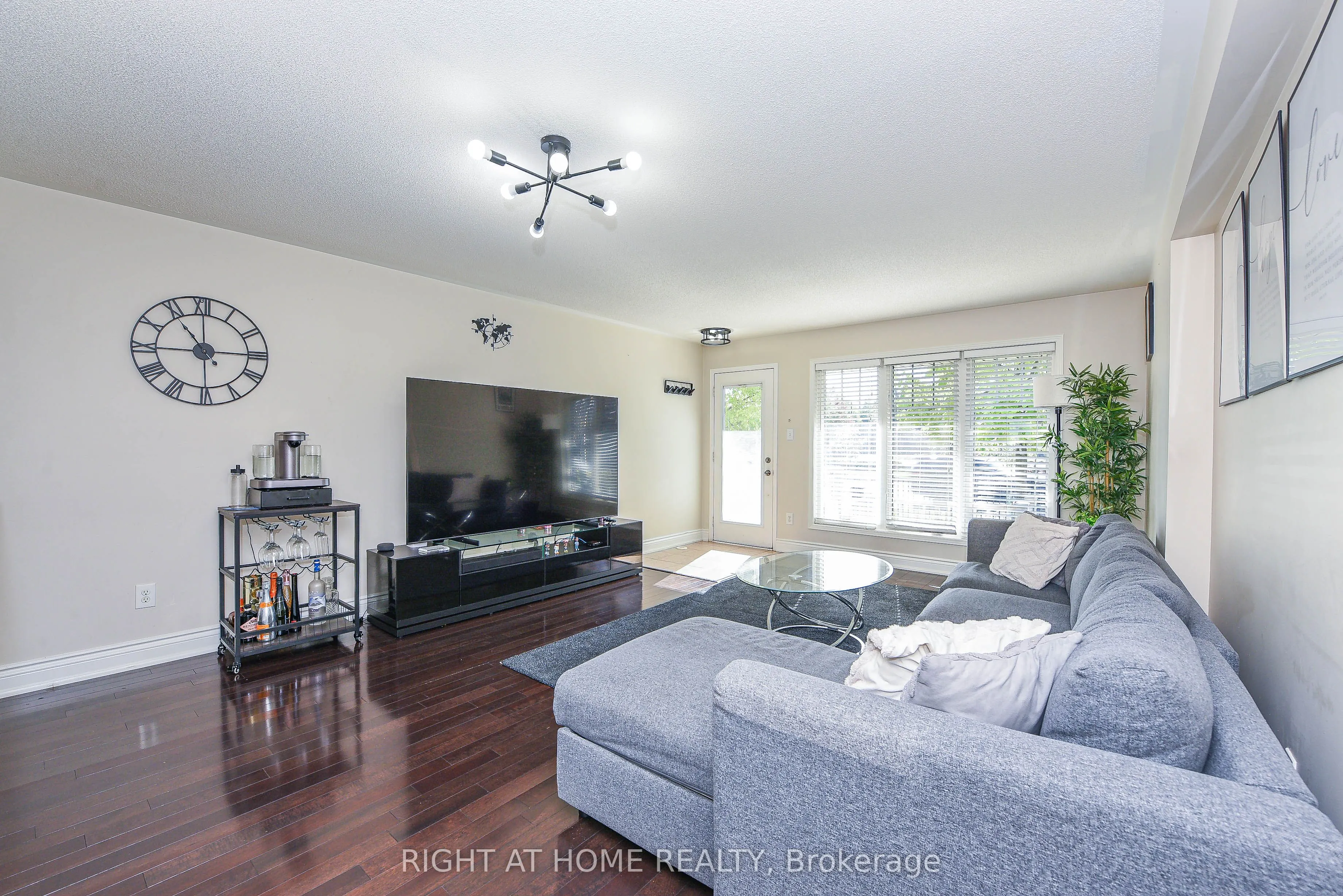 3335 Thomas Street, #13