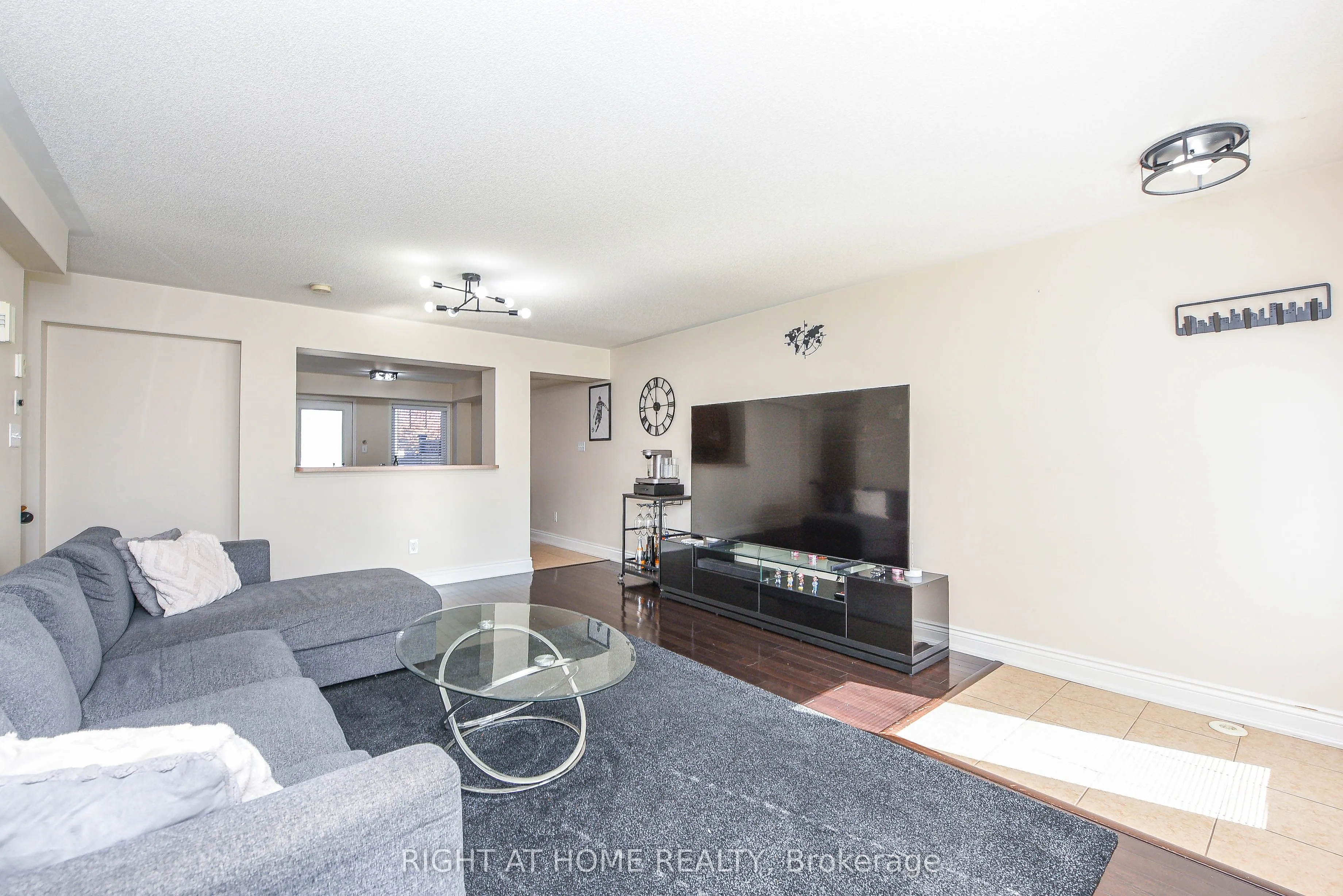 3335 Thomas Street, #13