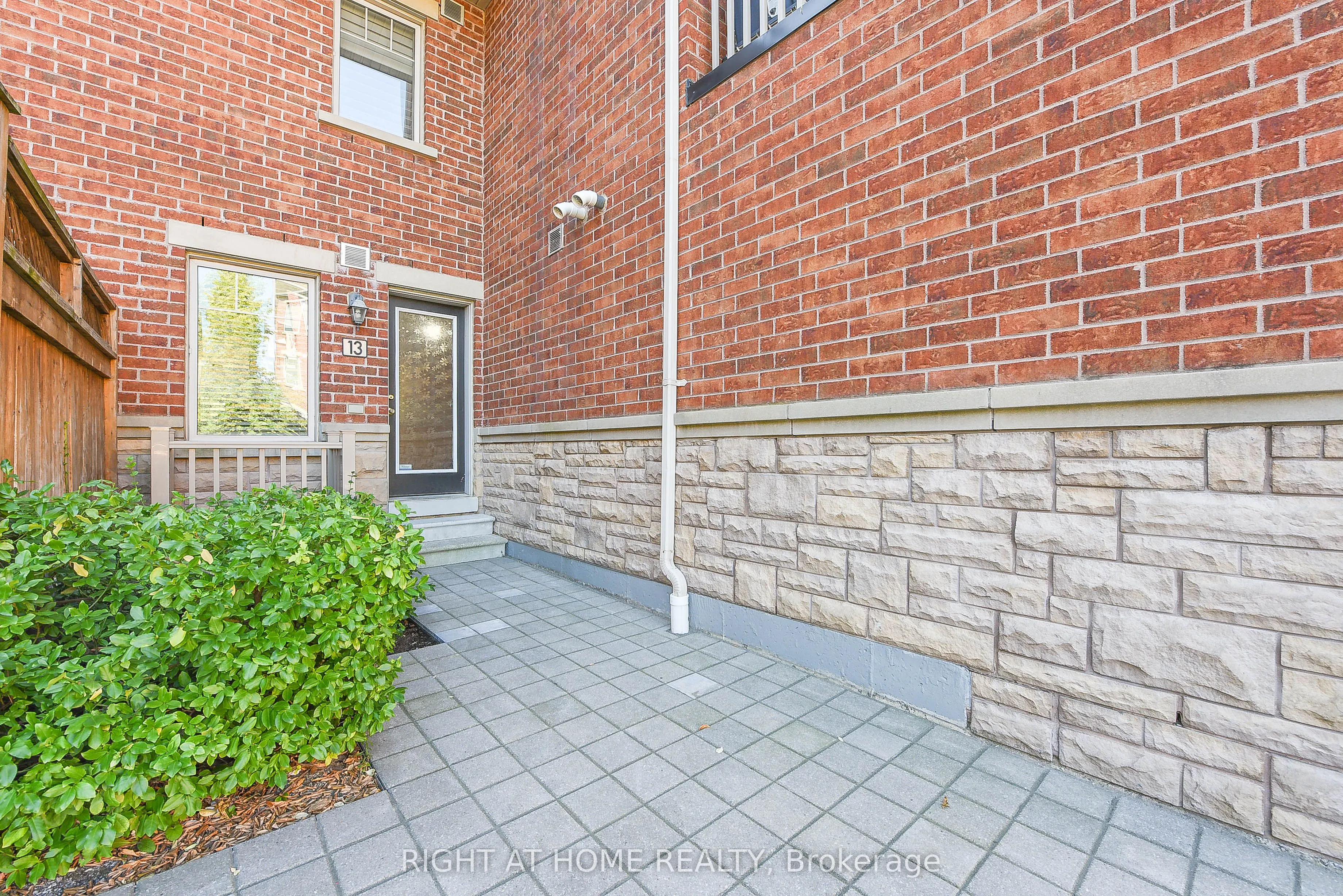 3335 Thomas Street, #13