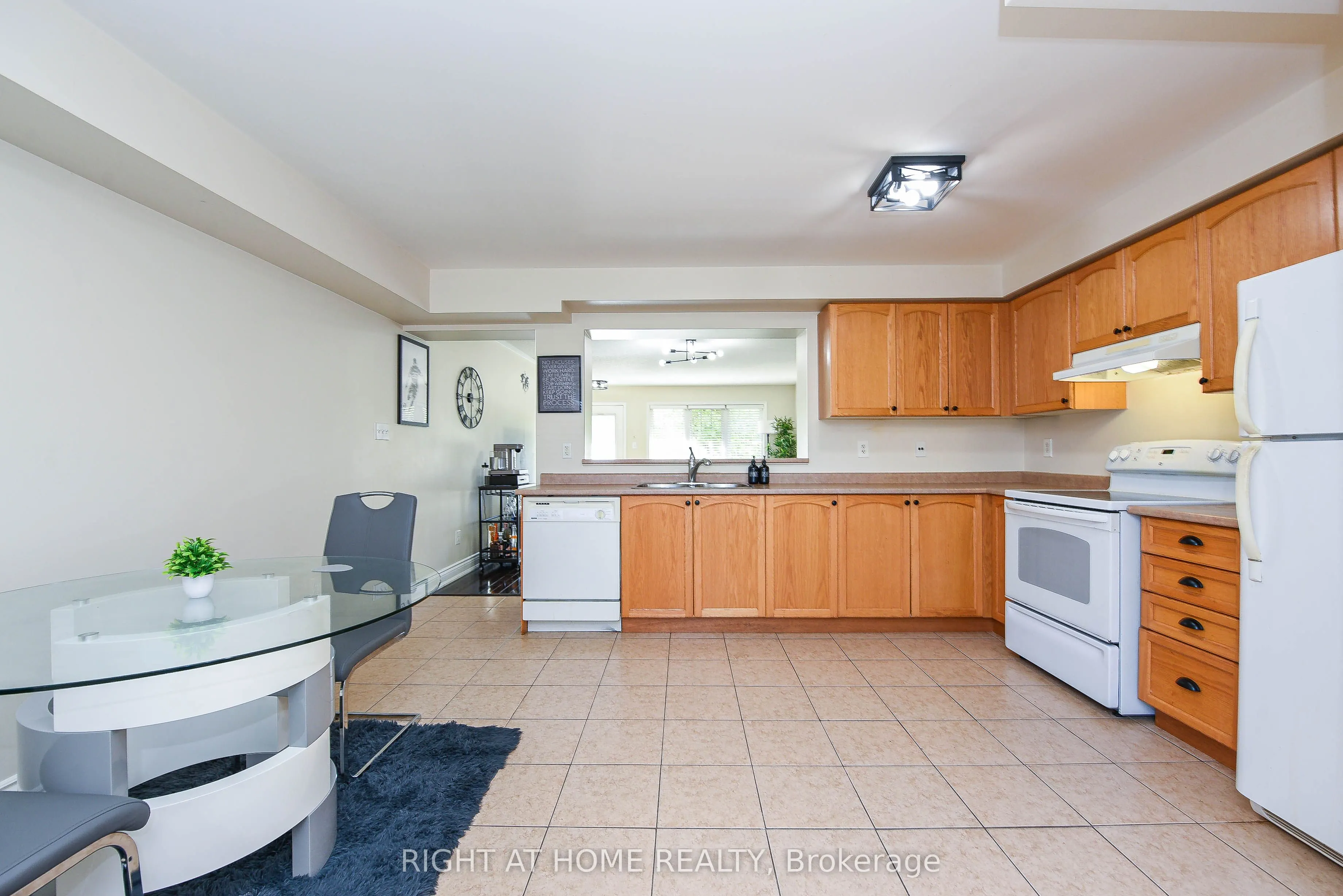 3335 Thomas Street, #13