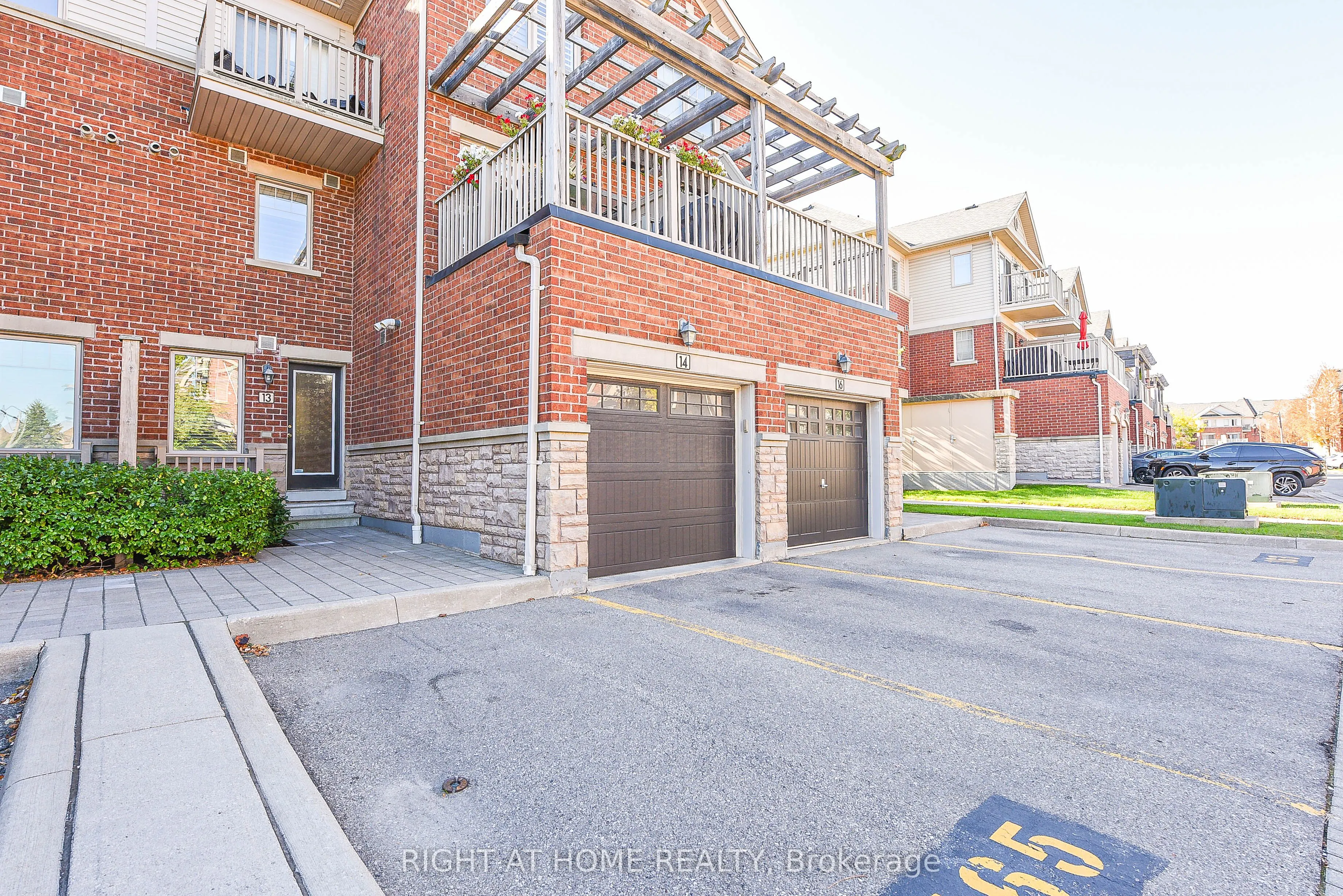 3335 Thomas Street, #13
