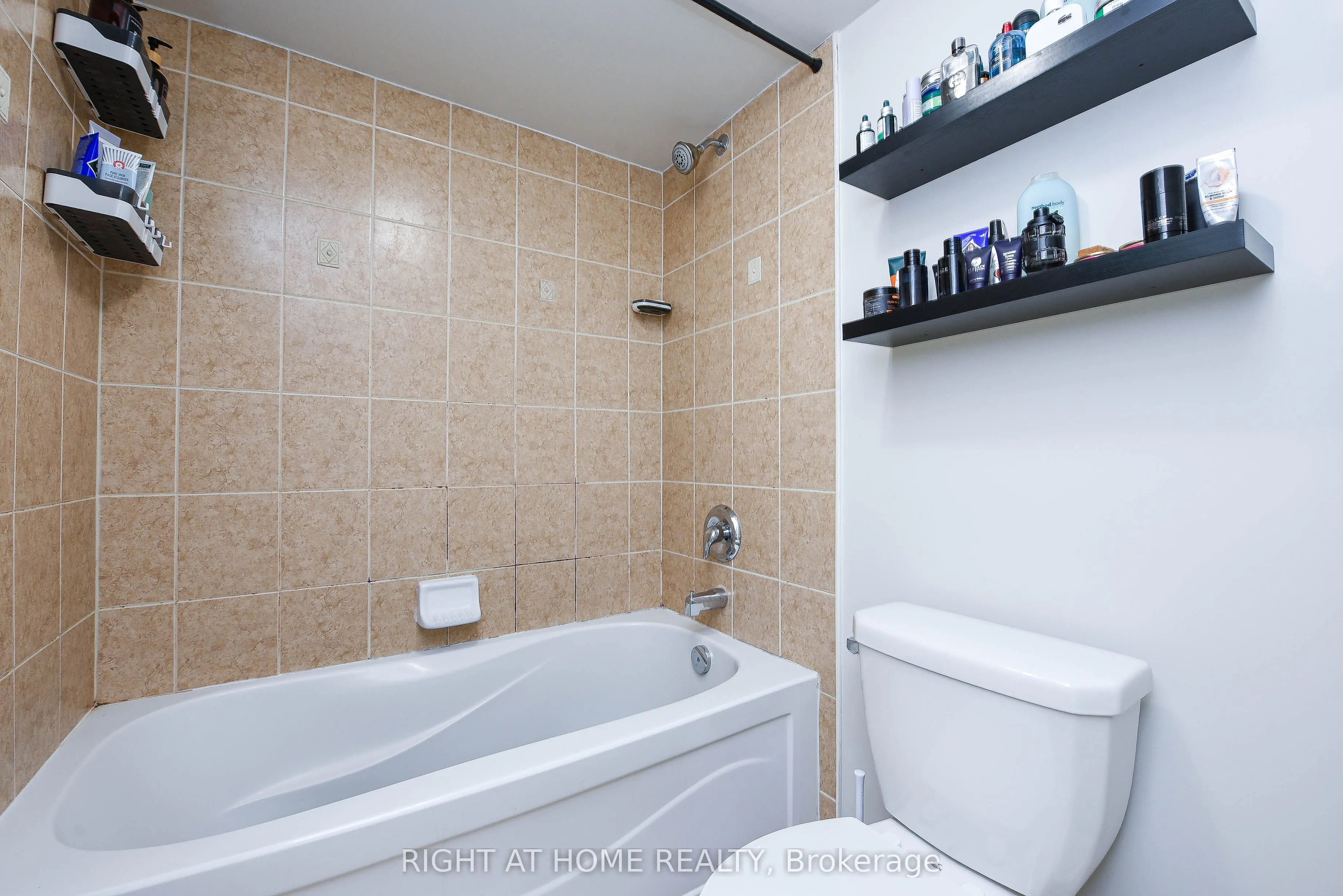 3335 Thomas Street, #13