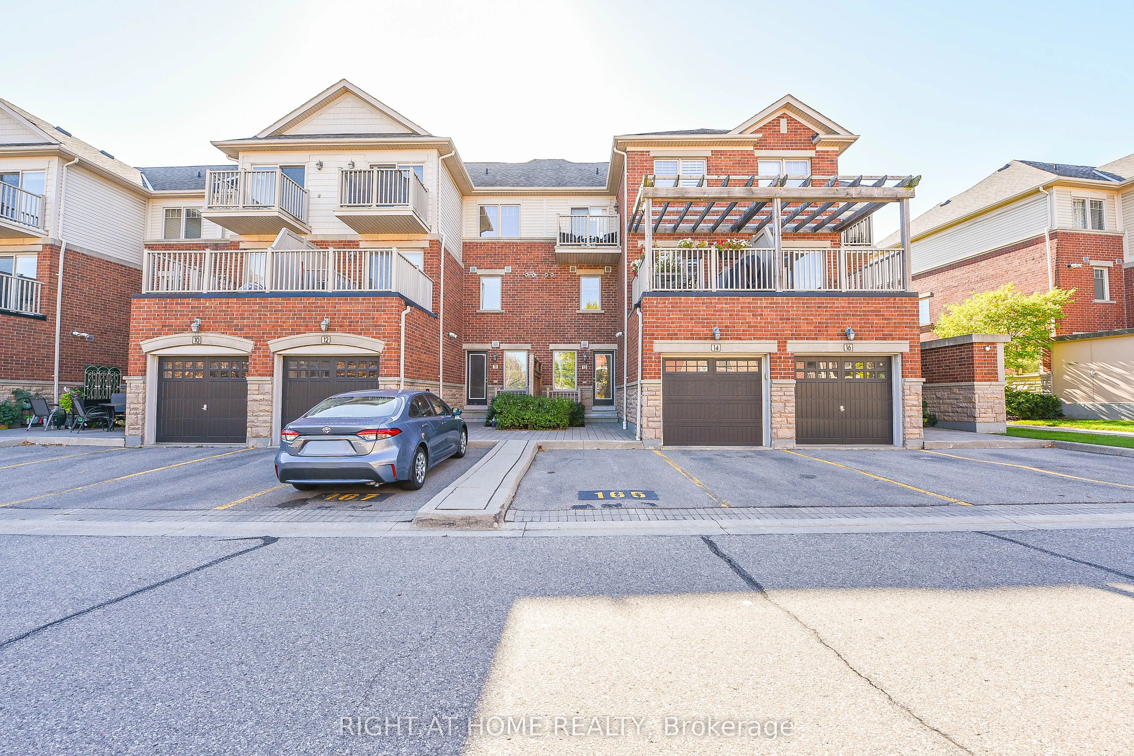3335 Thomas Street, #13