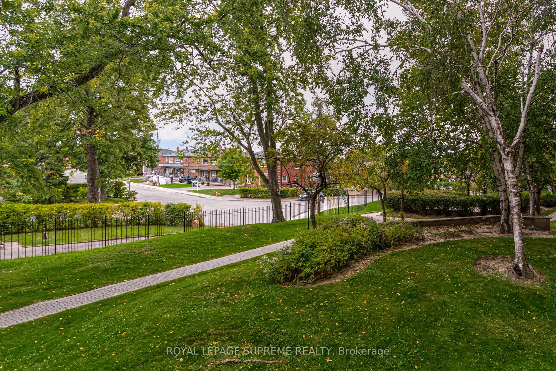 541 Blackthorn Avenue, #206