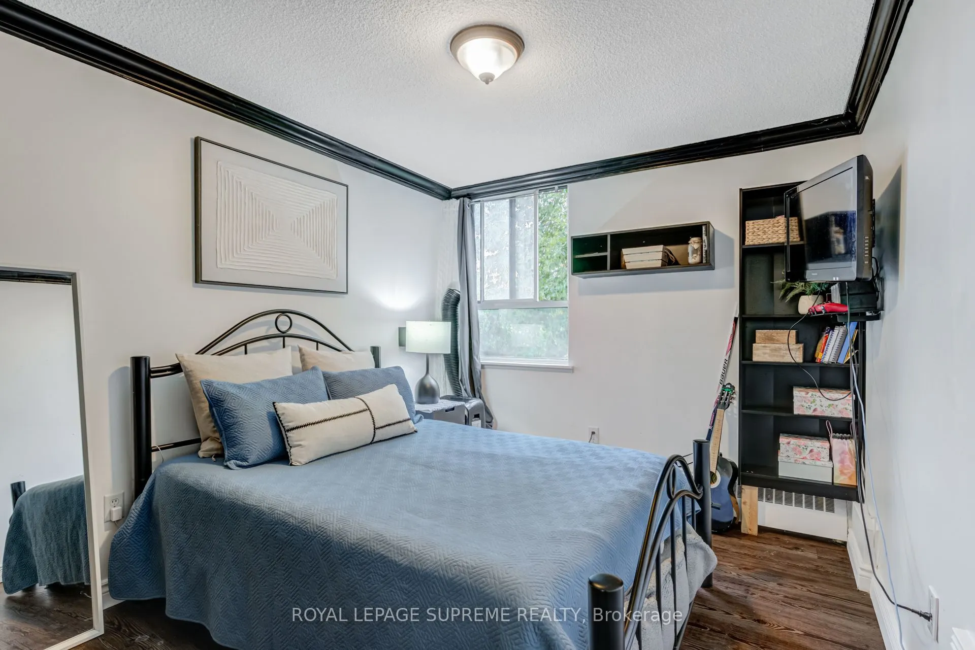 541 Blackthorn Avenue, #206