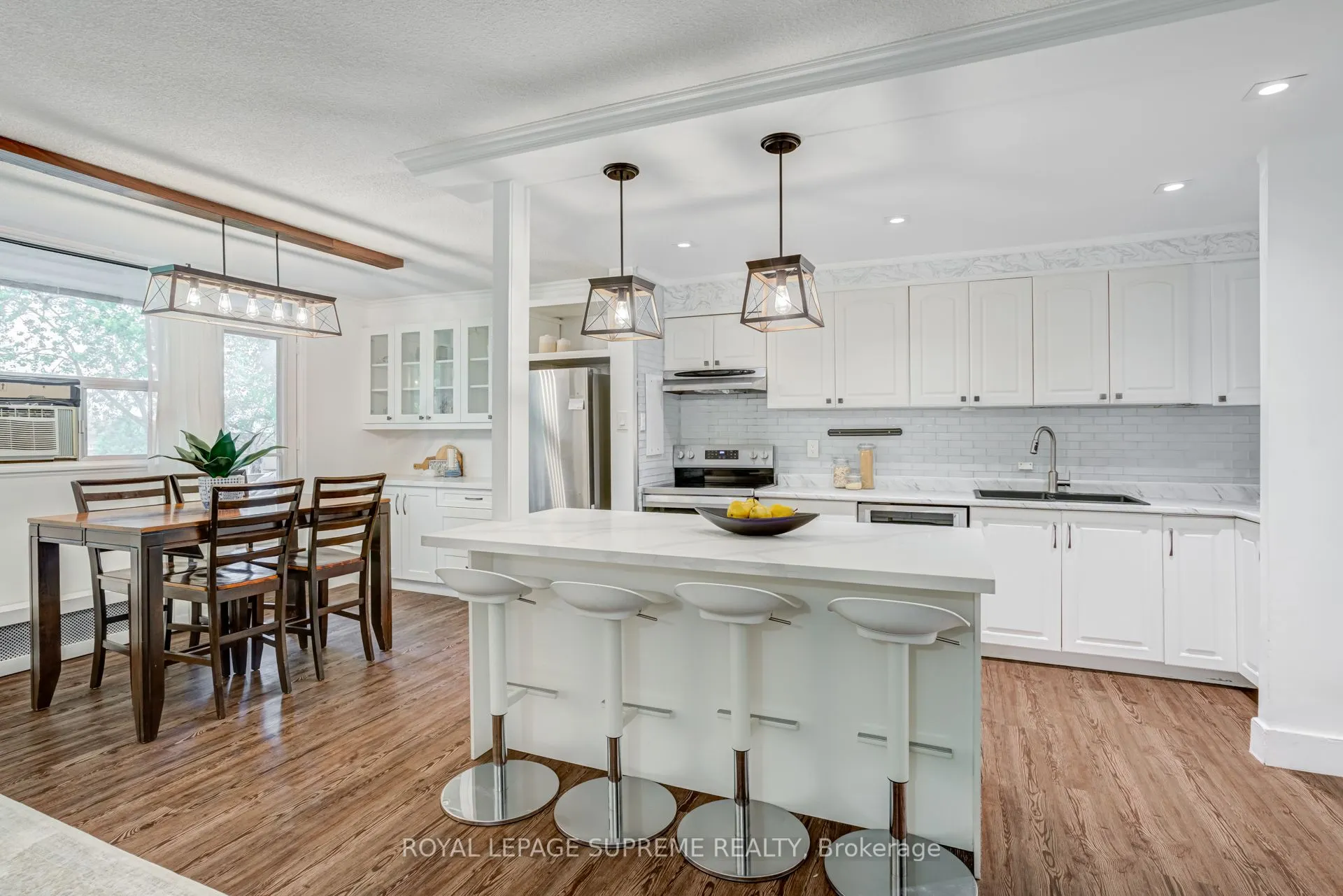 541 Blackthorn Avenue, #206