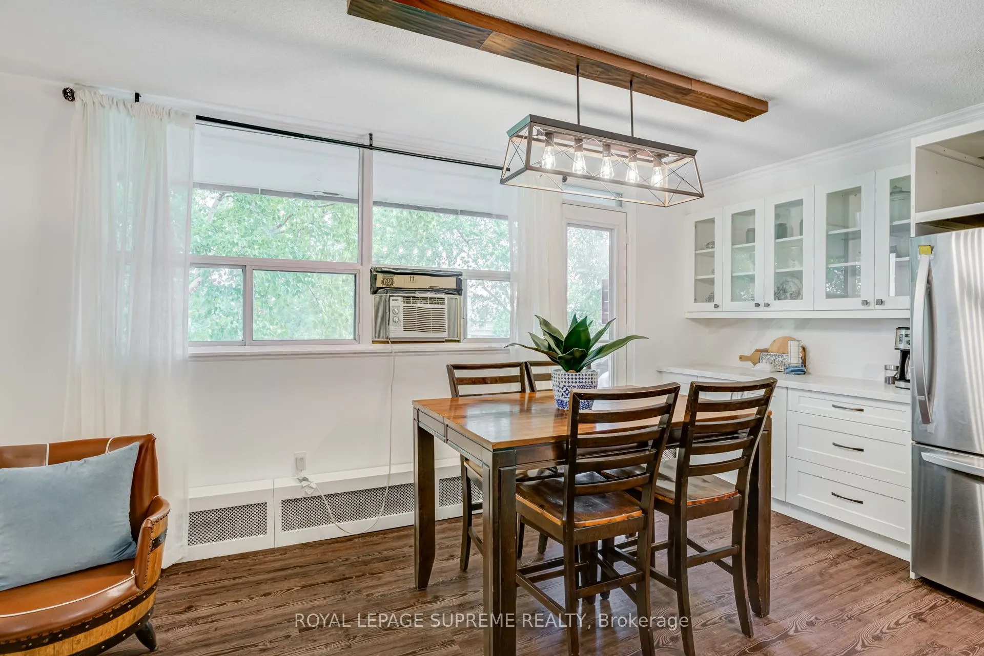 541 Blackthorn Avenue, #206