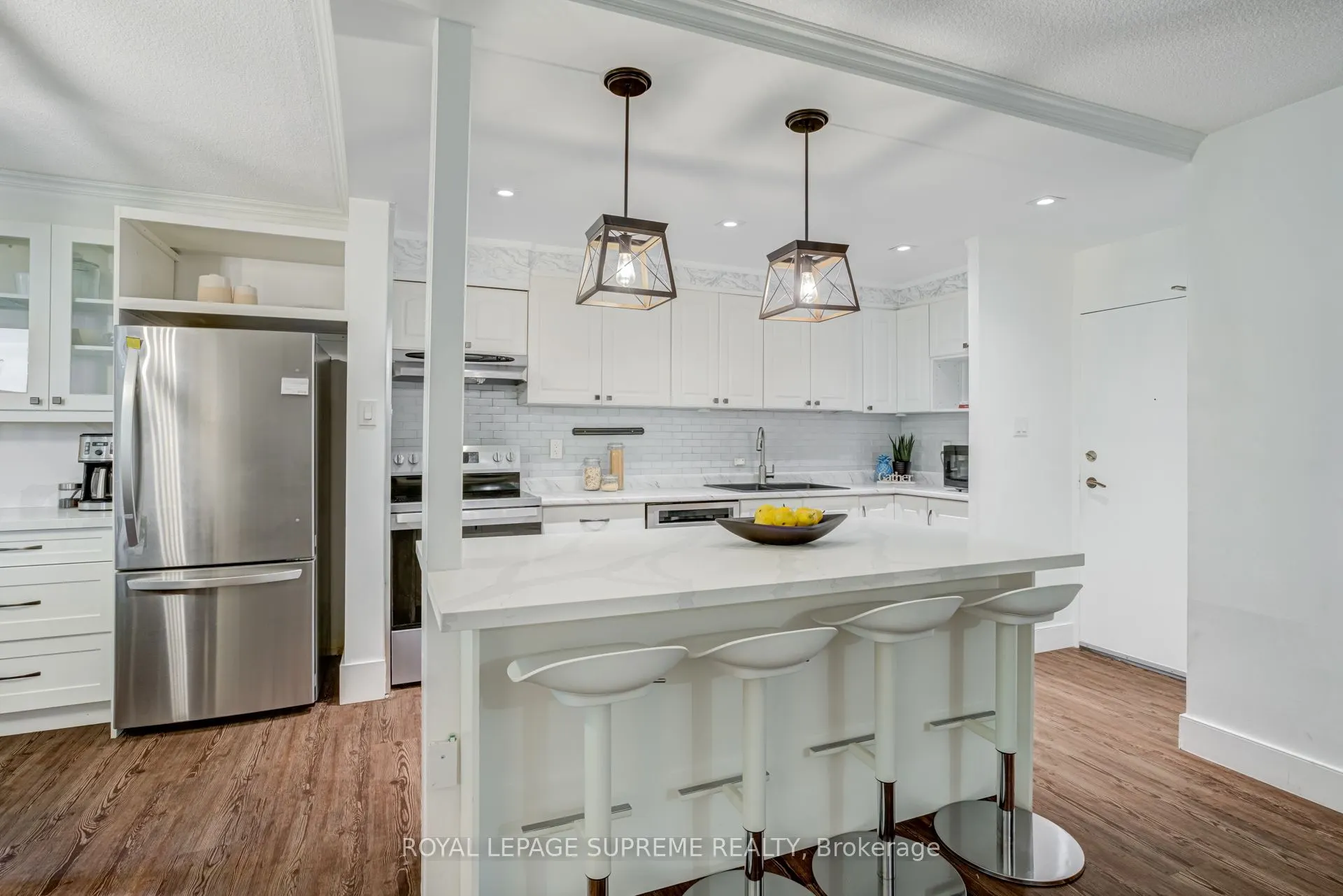 541 Blackthorn Avenue, #206