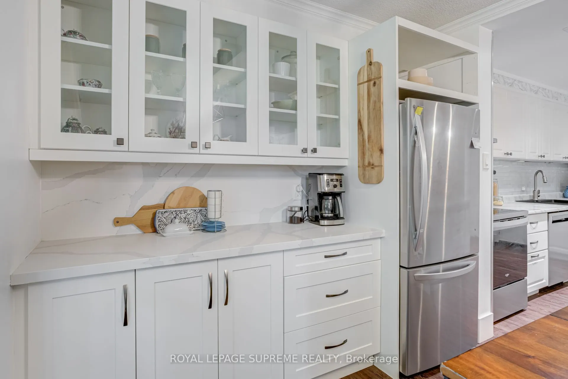 541 Blackthorn Avenue, #206