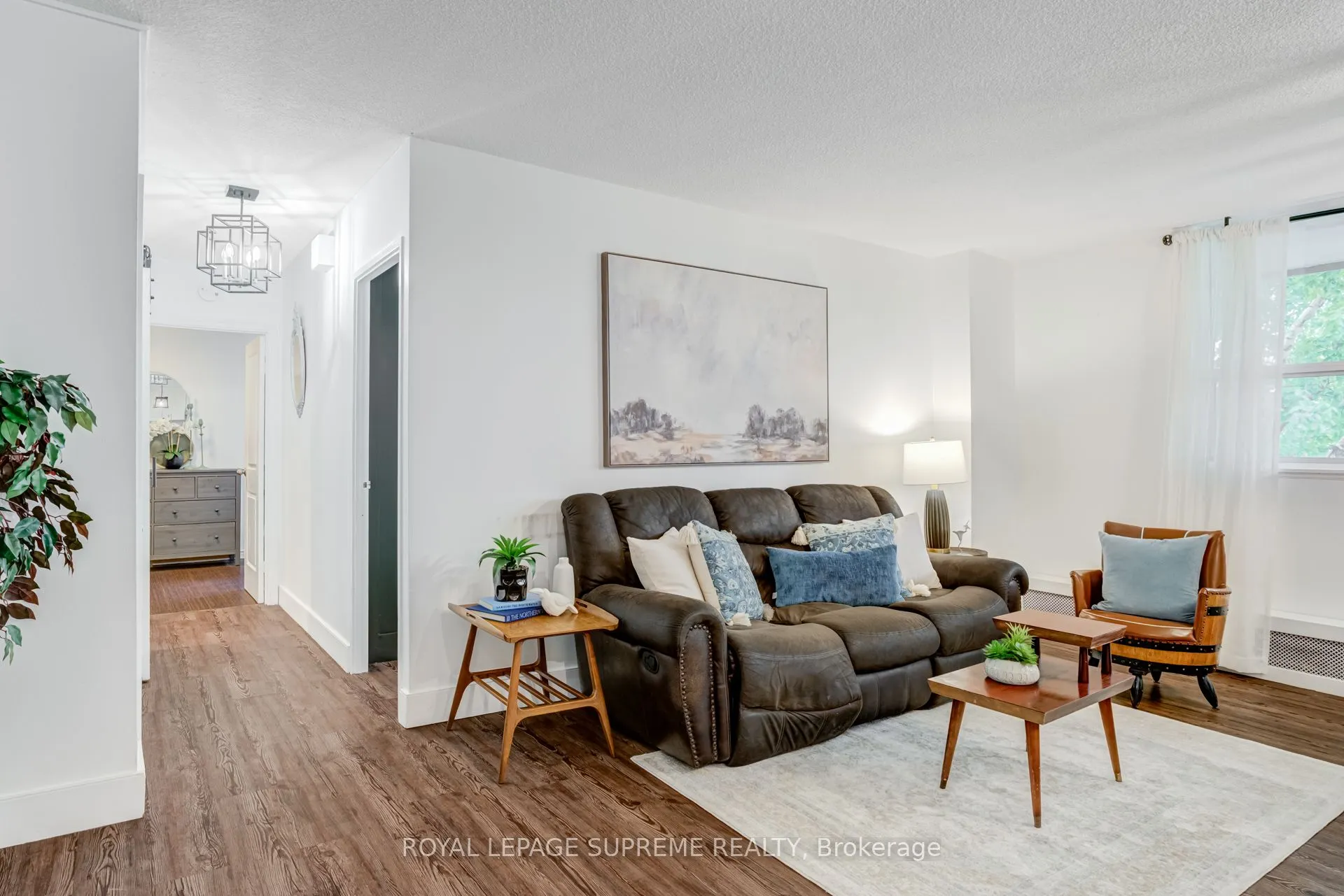541 Blackthorn Avenue, #206