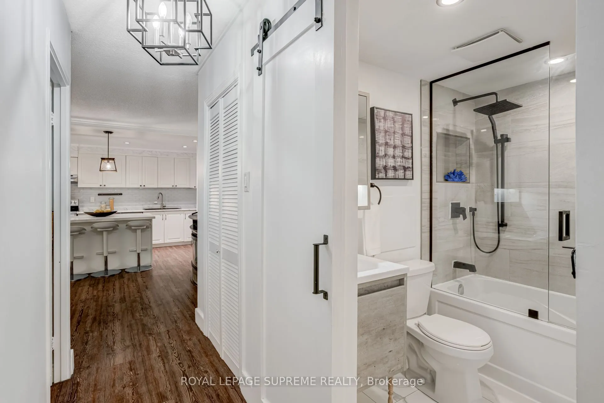 541 Blackthorn Avenue, #206