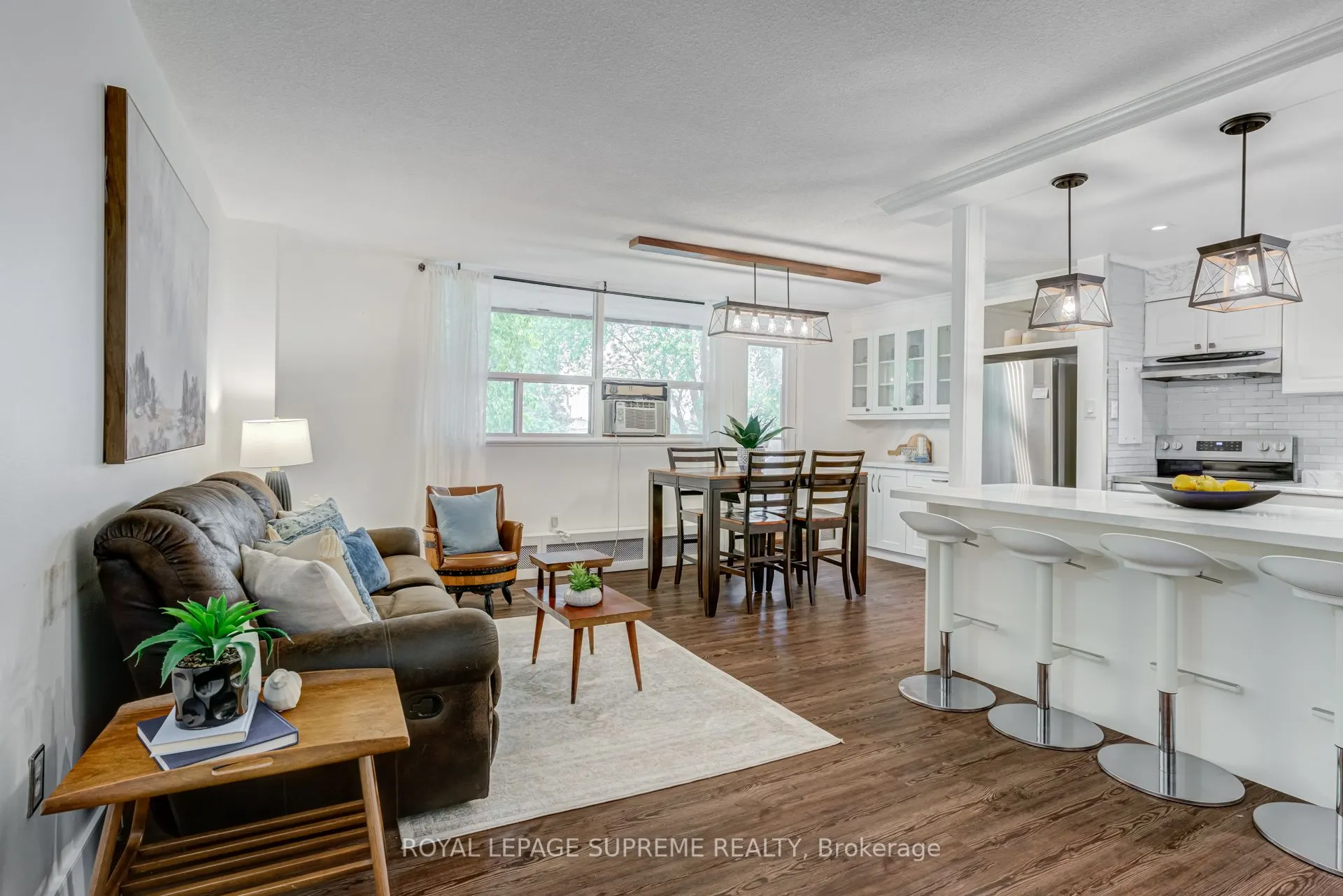541 Blackthorn Avenue, #206