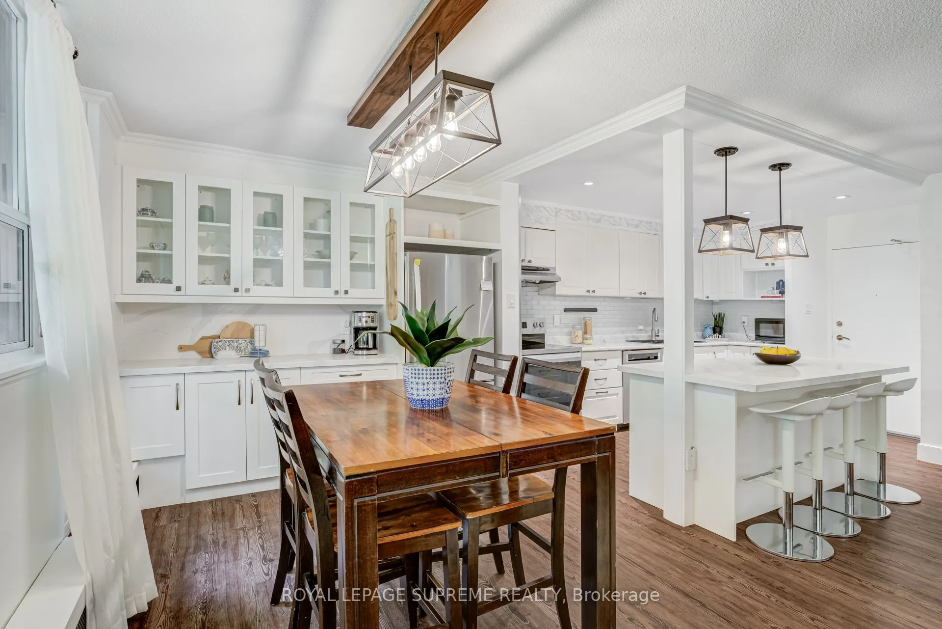 541 Blackthorn Avenue, #206
