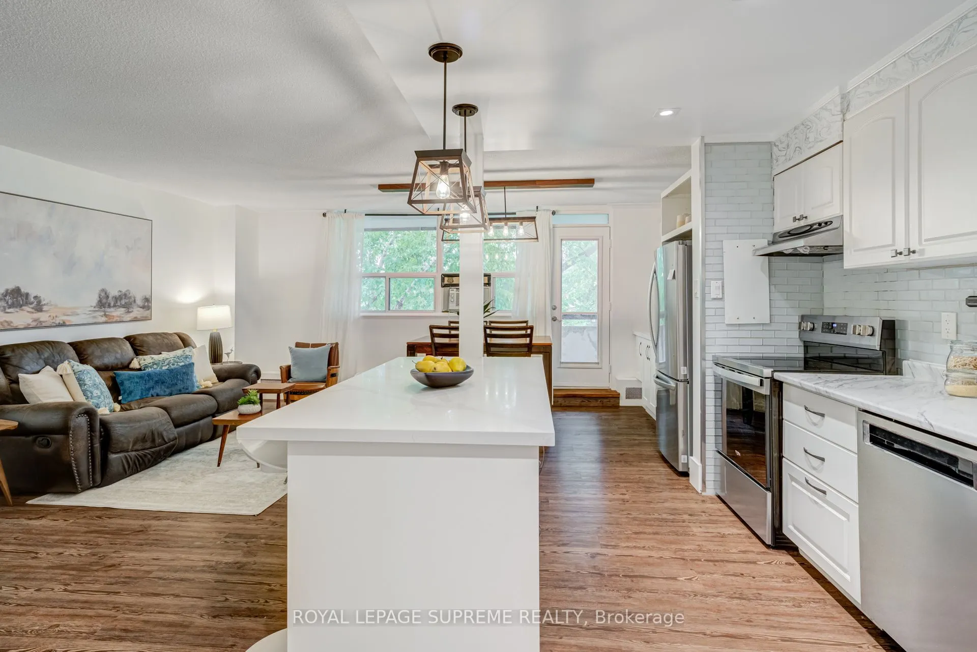 541 Blackthorn Avenue, #206
