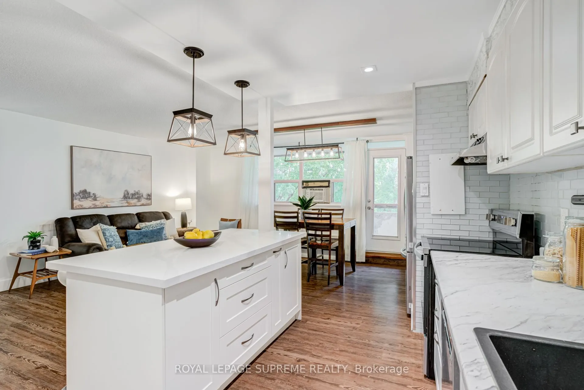 541 Blackthorn Avenue, #206
