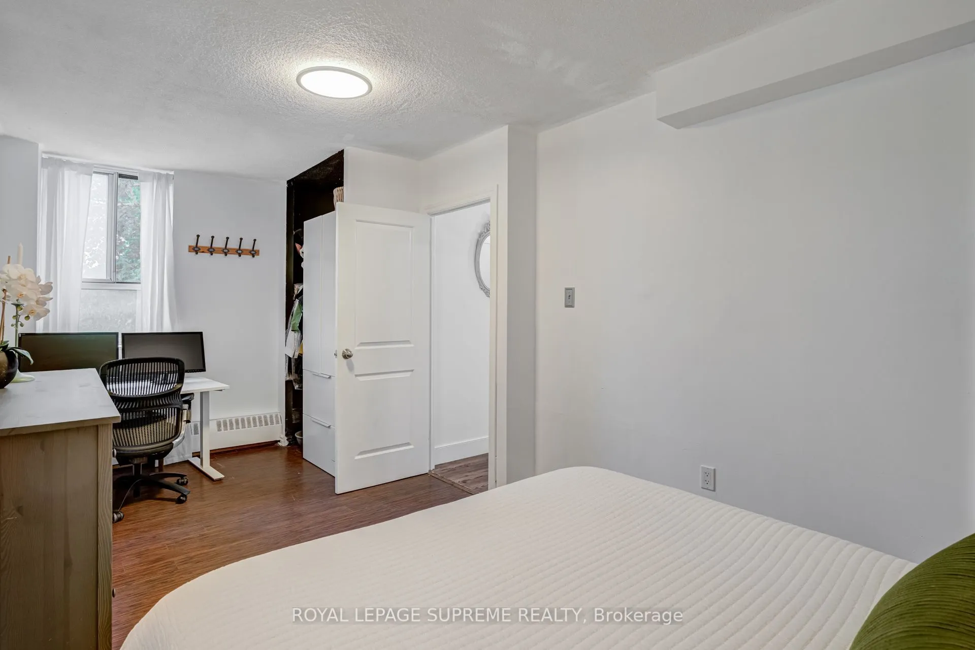 541 Blackthorn Avenue, #206