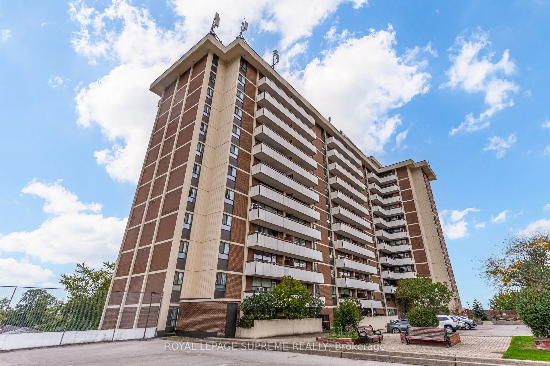 541 Blackthorn Avenue, #206