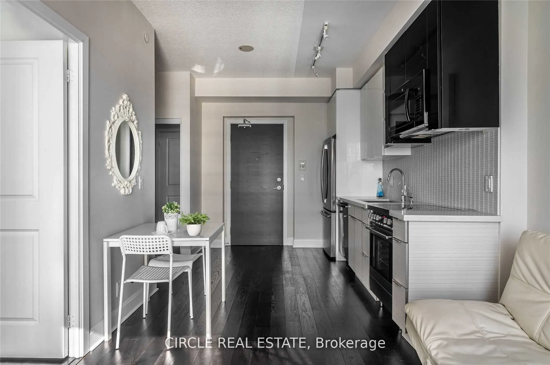 33 Shore Breeze Drive, #1806