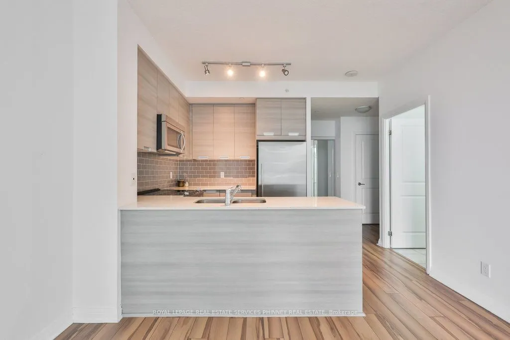 55 Eglinton Avenue W, #1610