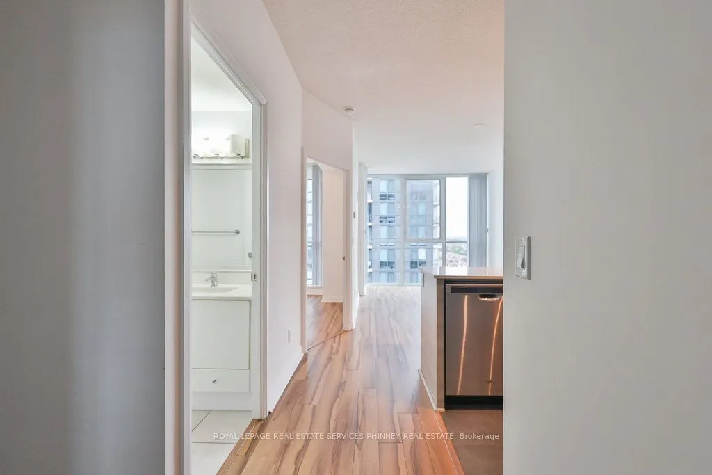 55 Eglinton Avenue W, #1610
