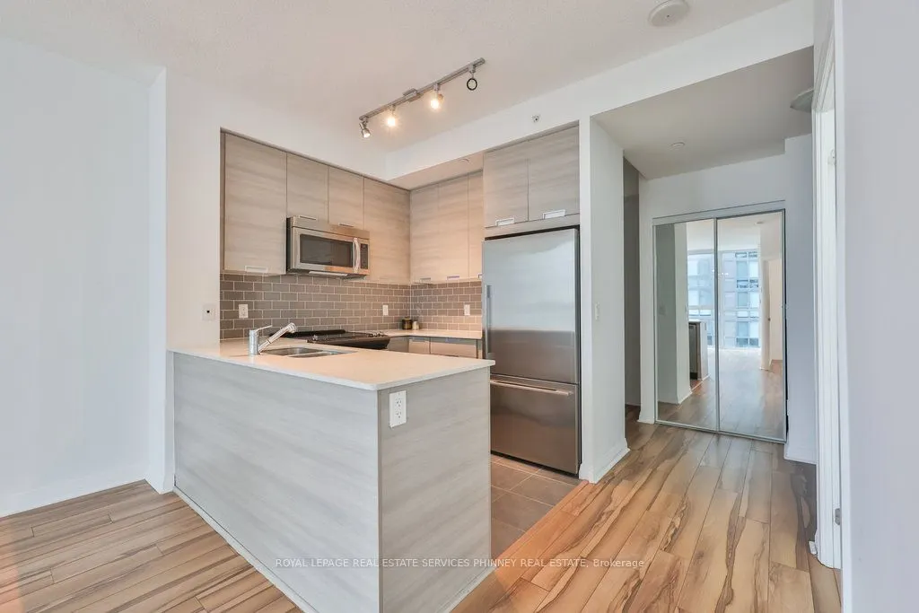 55 Eglinton Avenue W, #1610