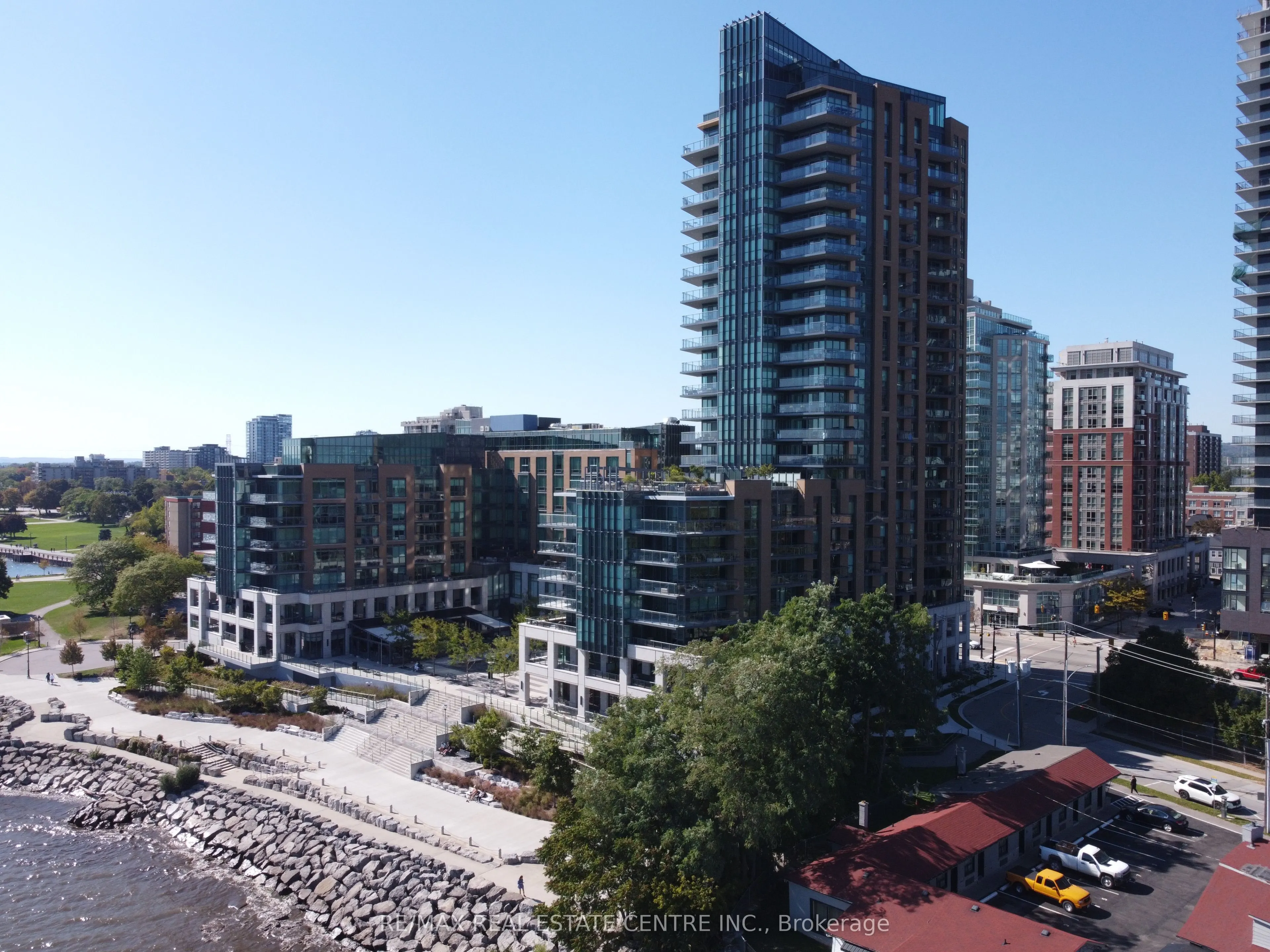 2060 Lakeshore Road, #405