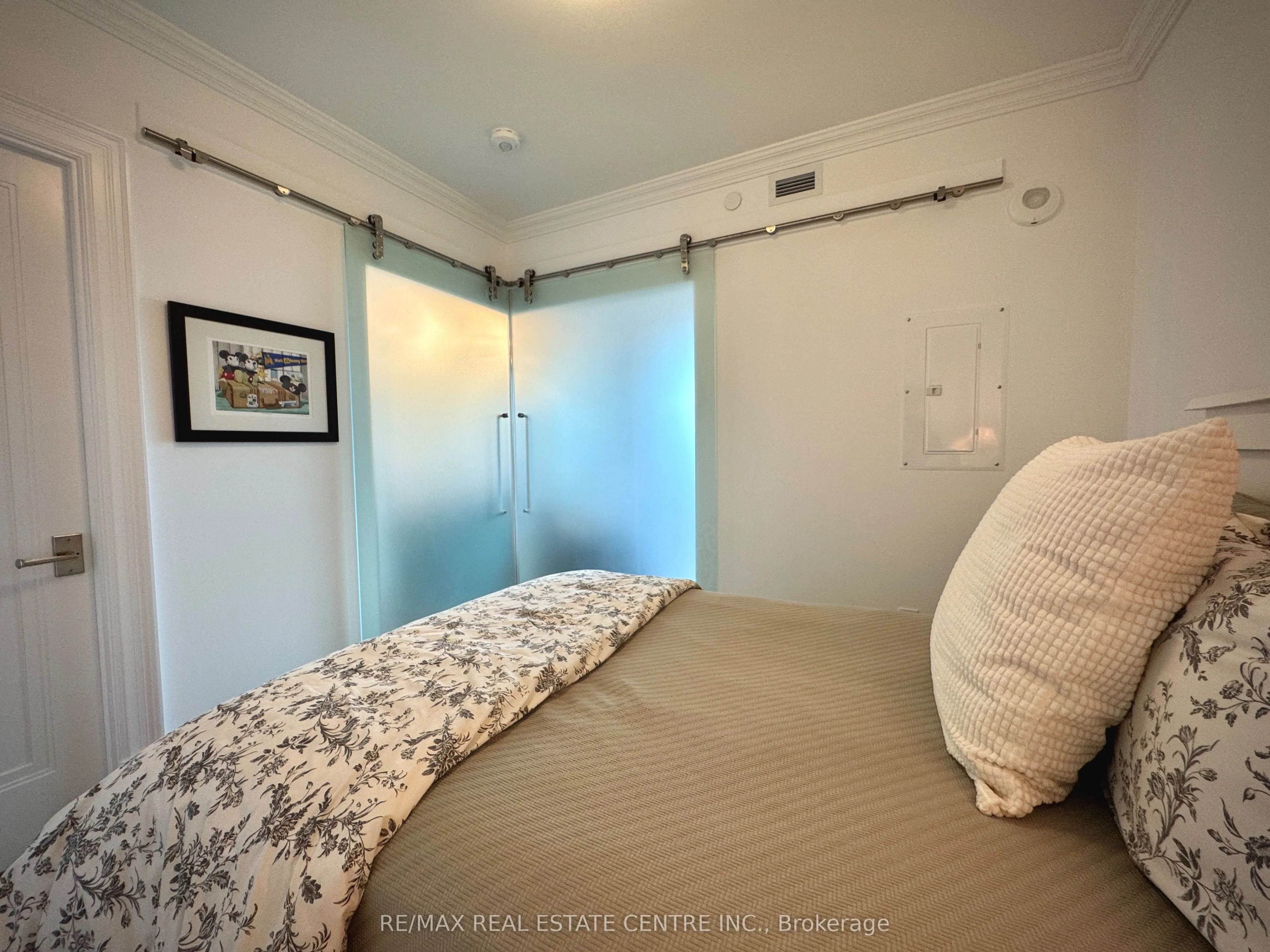 2060 Lakeshore Road, #405