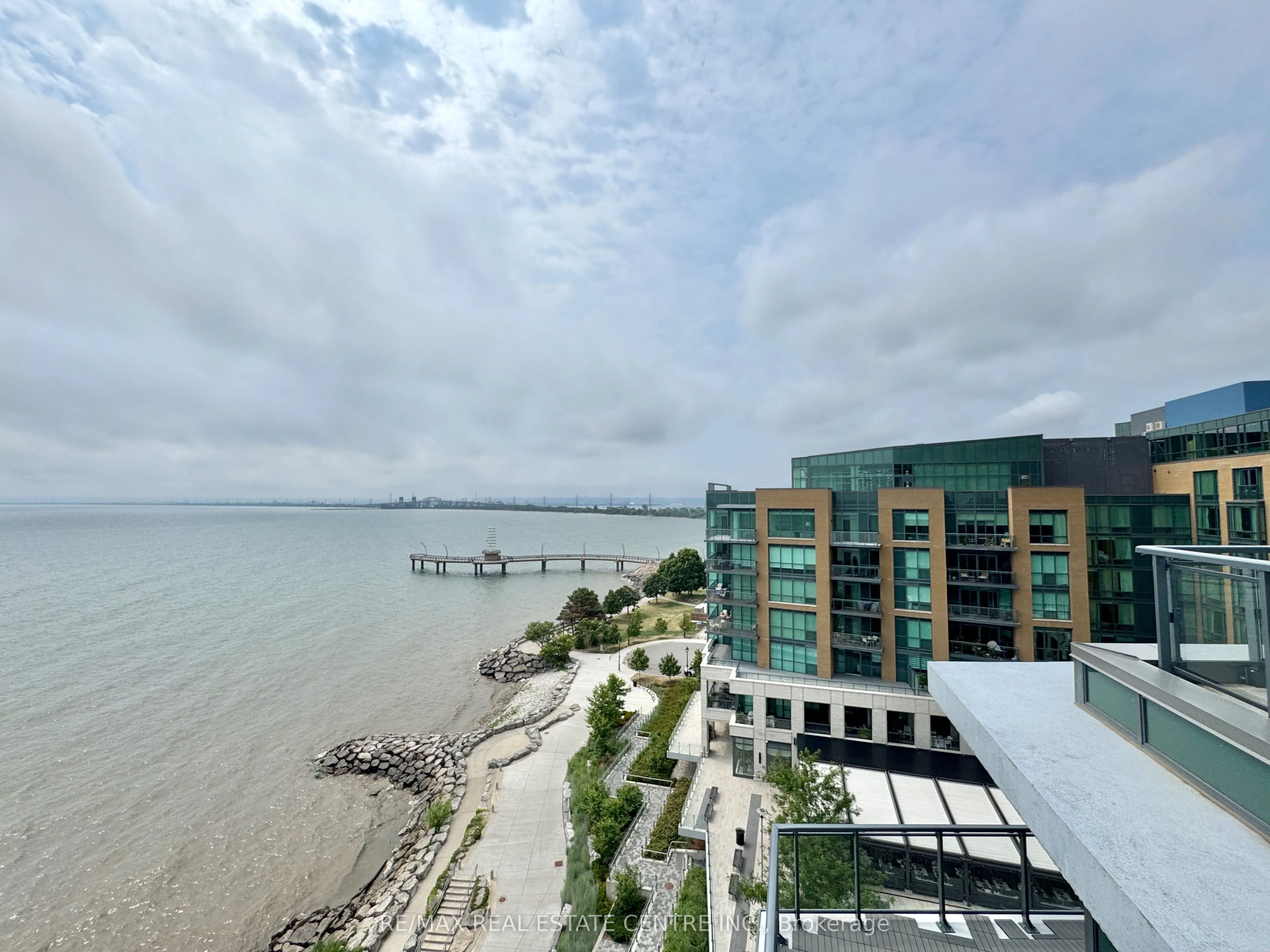 2060 Lakeshore Road, #405