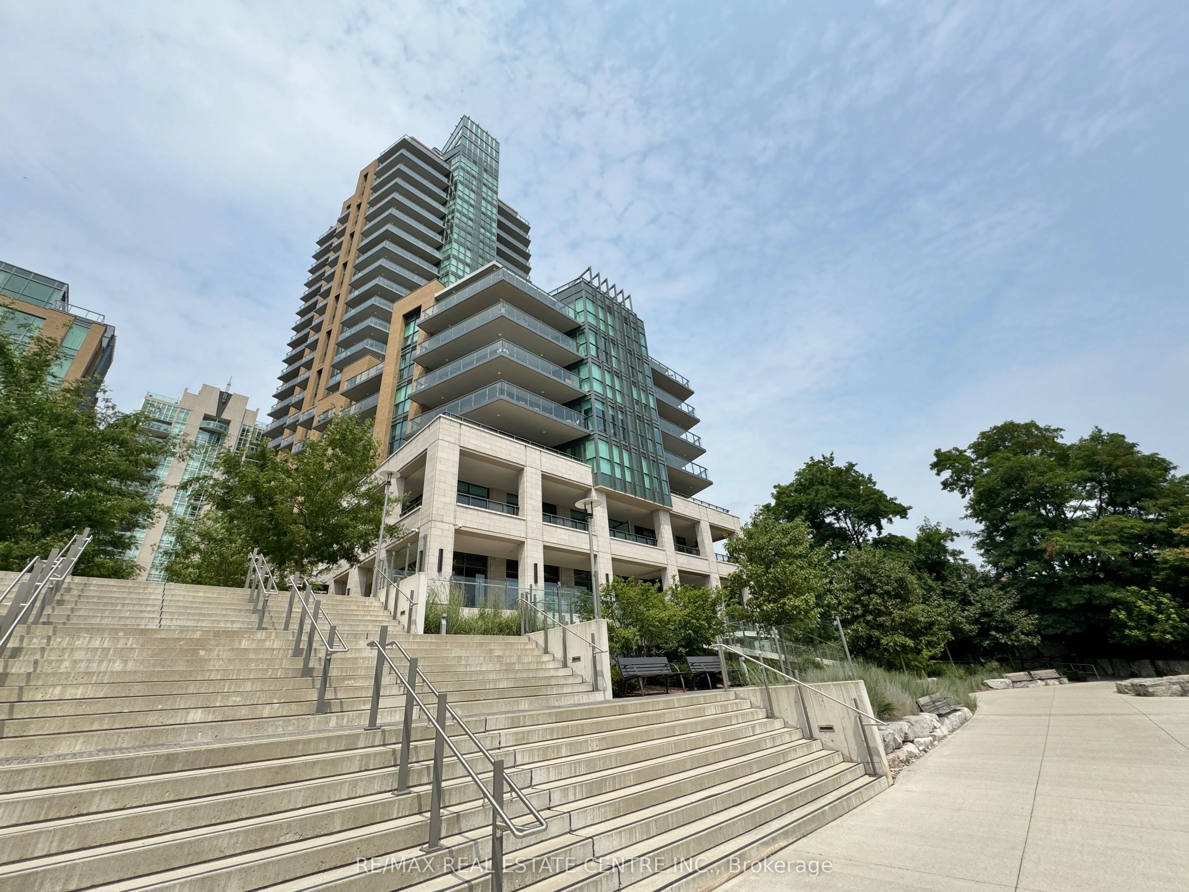 2060 Lakeshore Road, #405