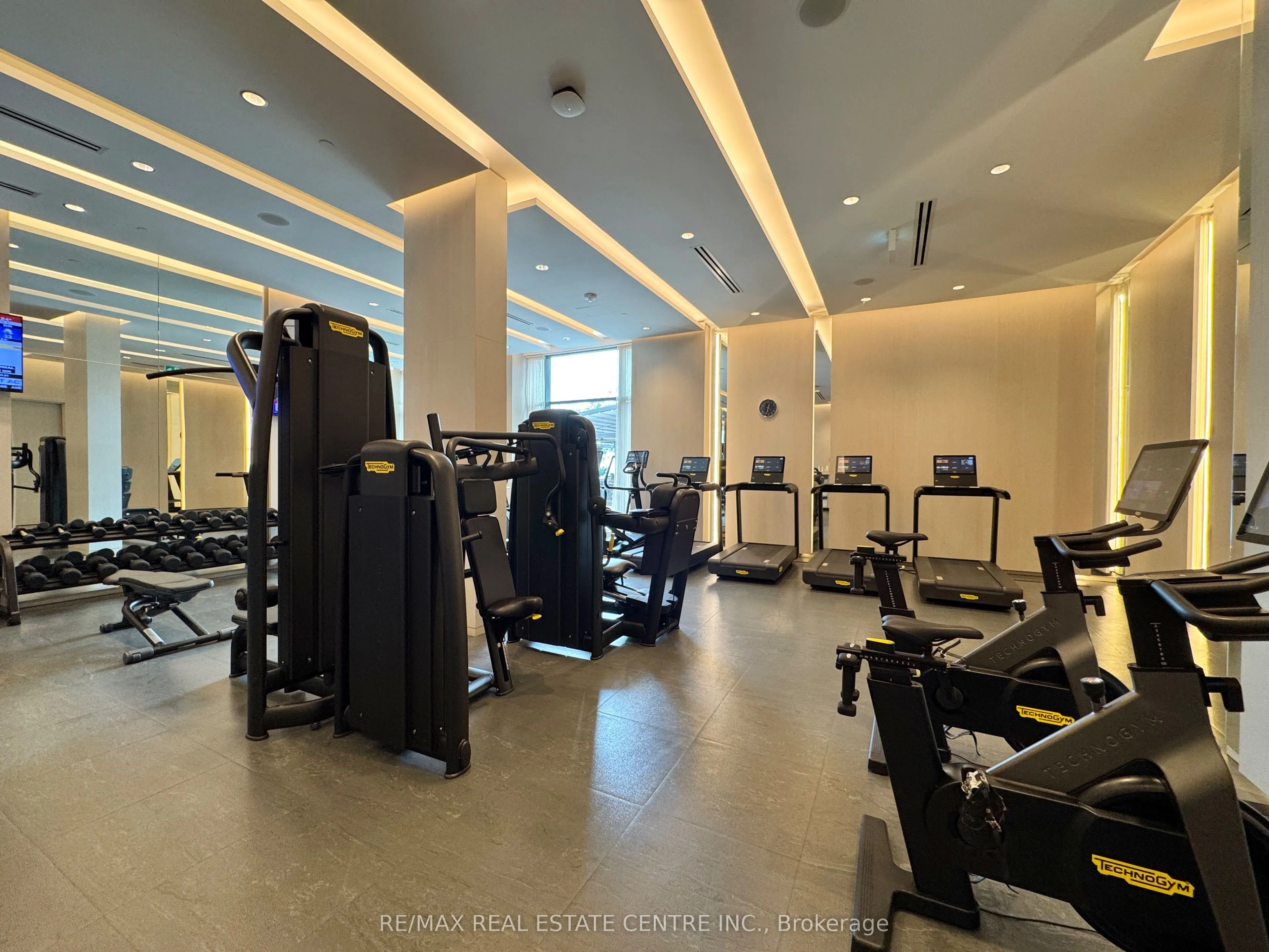 2060 Lakeshore Road, #405