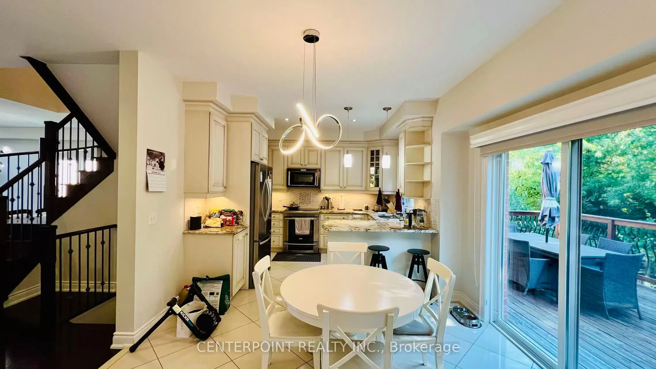 4182 Fuller Crescent
